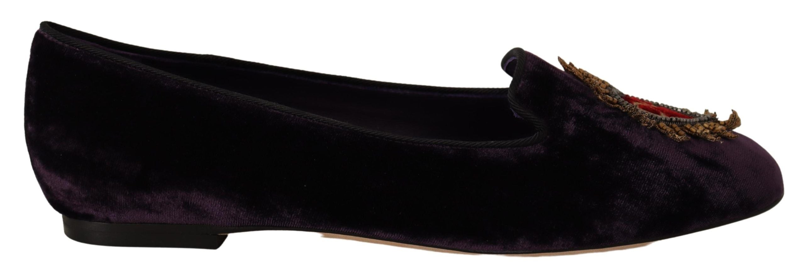 Dolce & Gabbana – Schicke Loafer aus lila Samt mit Herzdetail