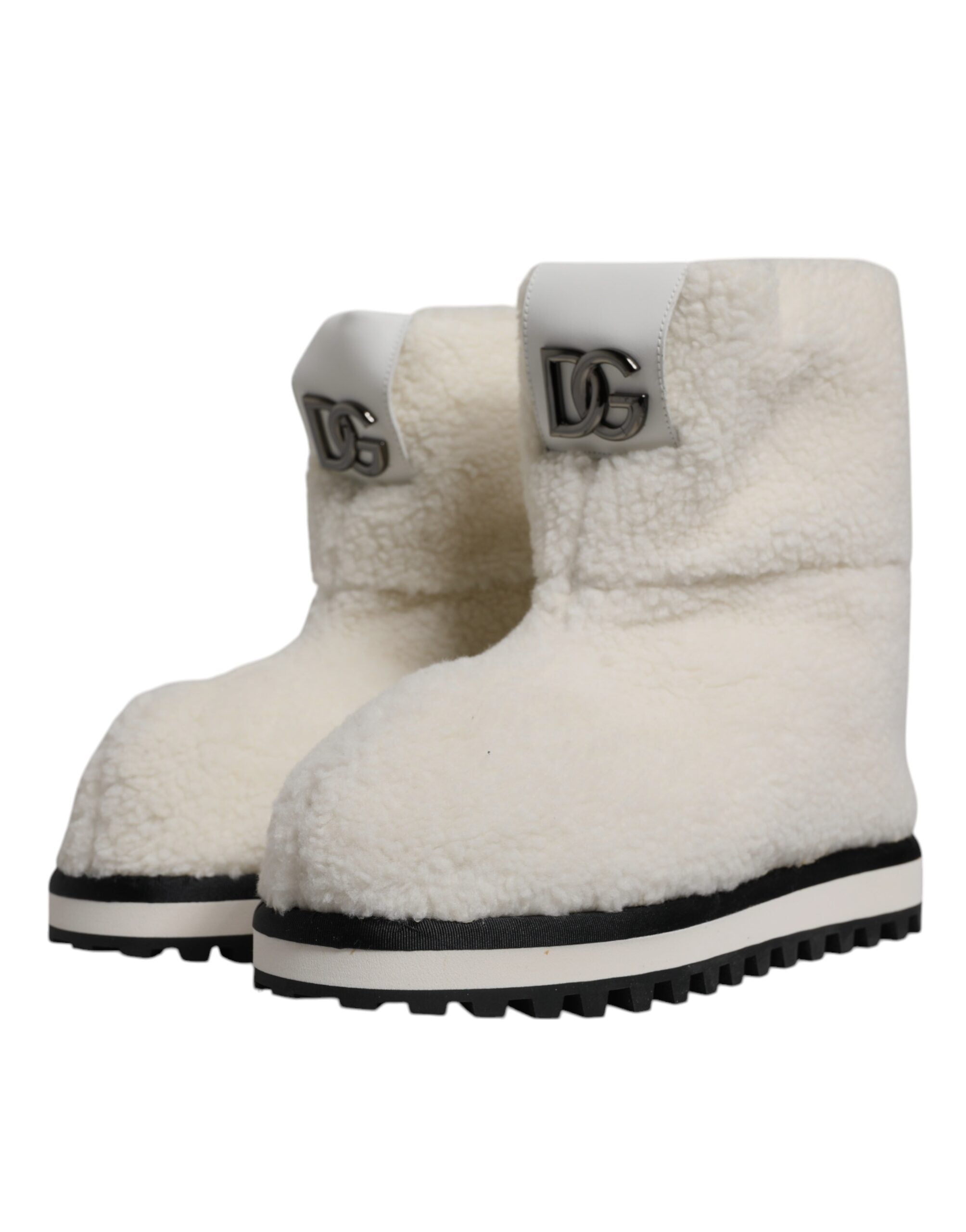 Dolce & Gabbana – Weiße, gepolsterte Stiefel mit Plüschlogo und halbhohem Schaft