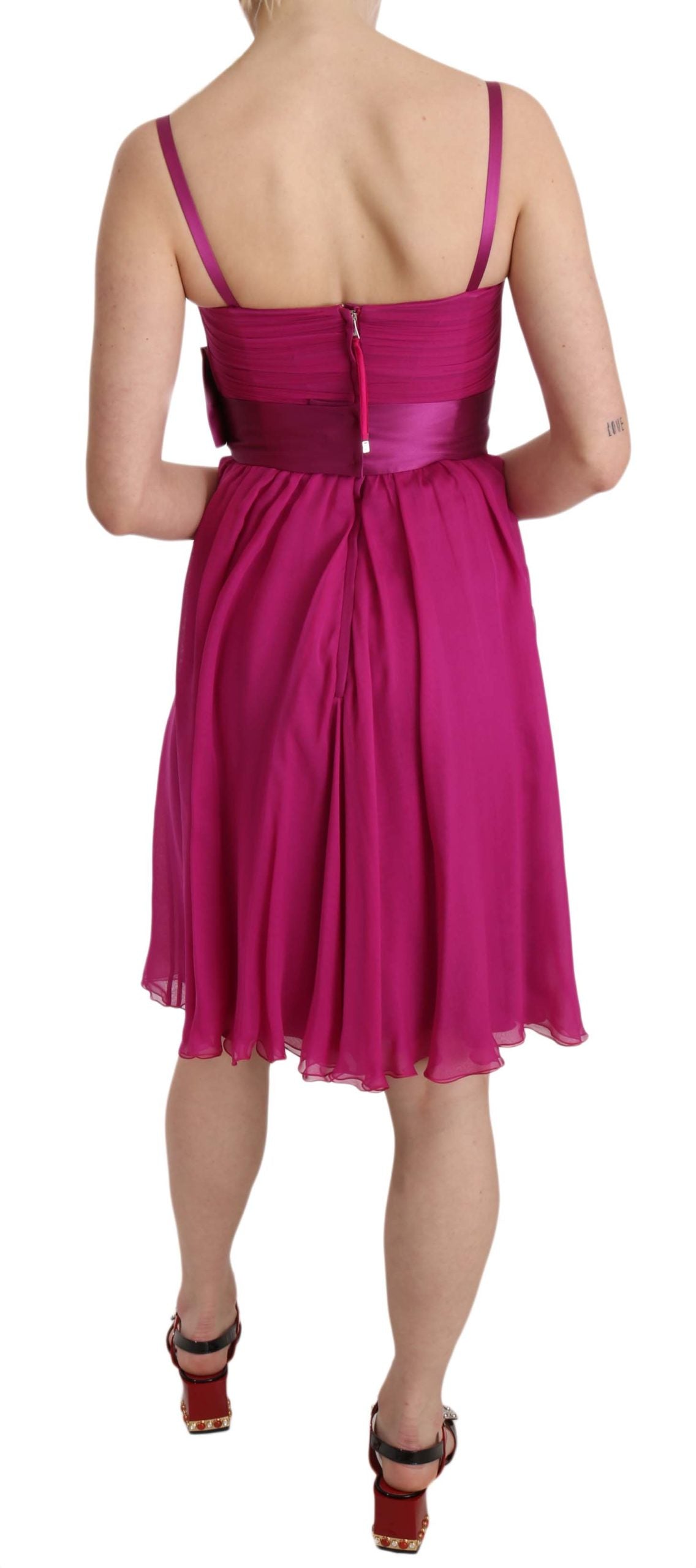 Dolce &amp; Gabbana Elegantes Seidenkleid in Fuchsia mit Schleife vorne