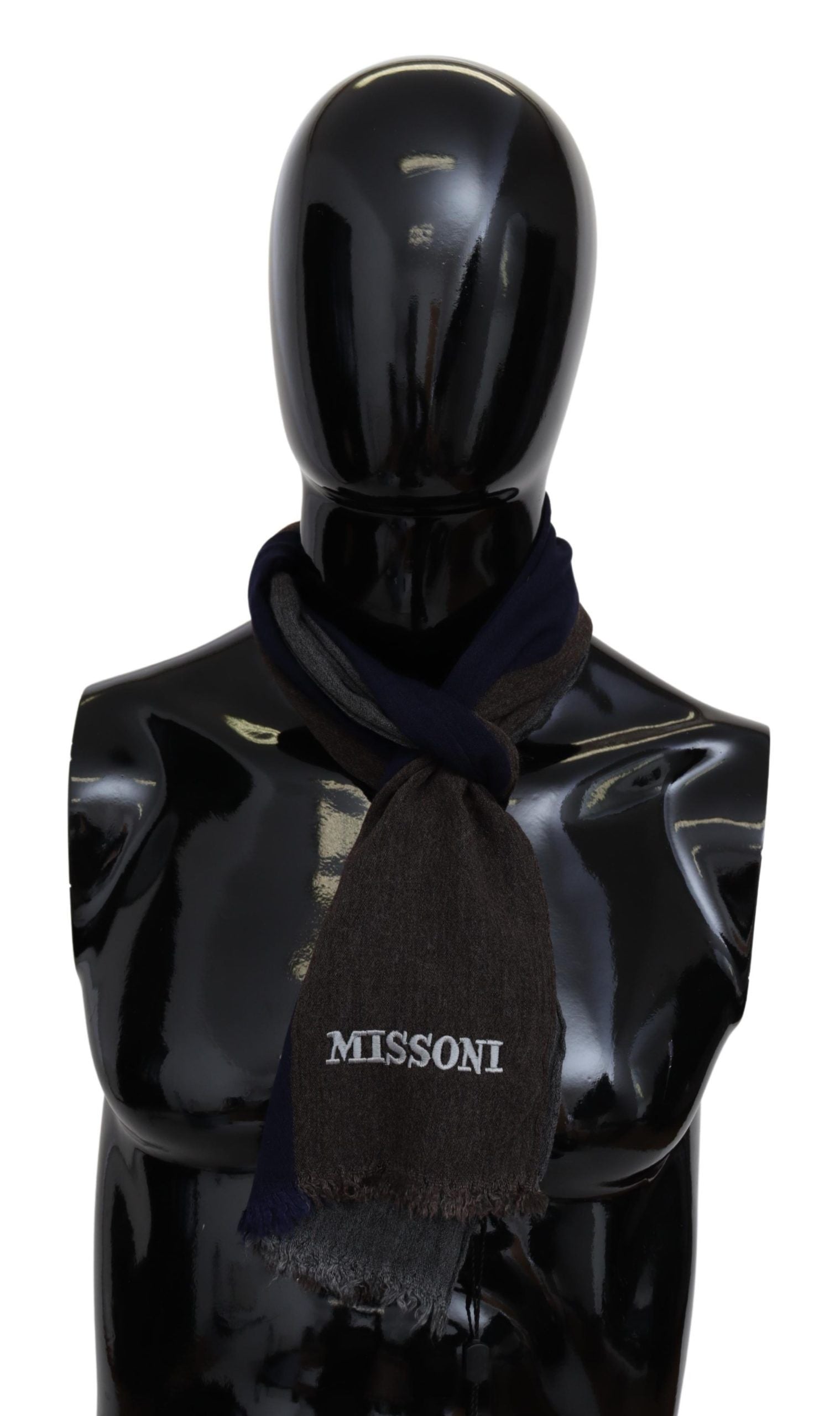 Eleganter, mehrfarbiger Wollschal von Missoni mit charakteristischer Stickerei