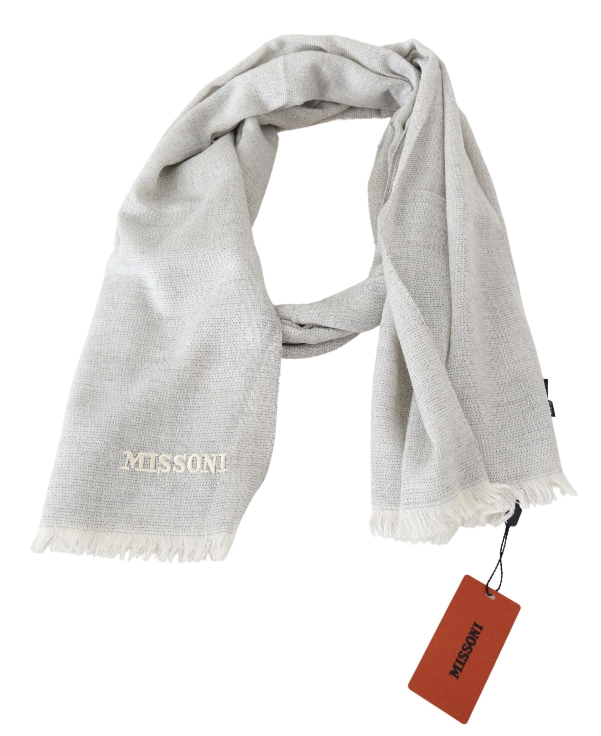 Eleganter Wollschal von Missoni mit charakteristischer Stickerei