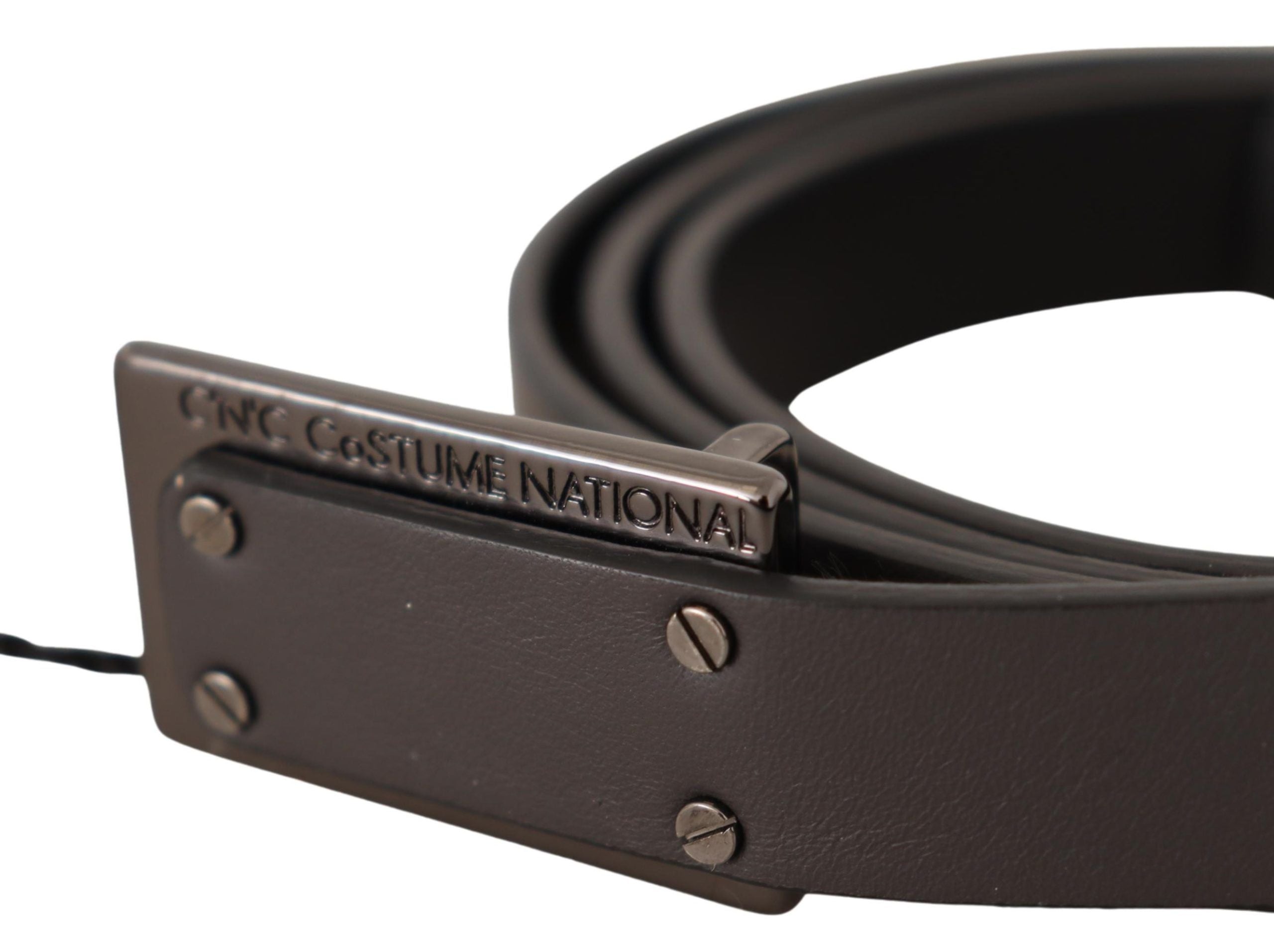 Ceinture élégante en cuir avec boucle en métal pour costume national