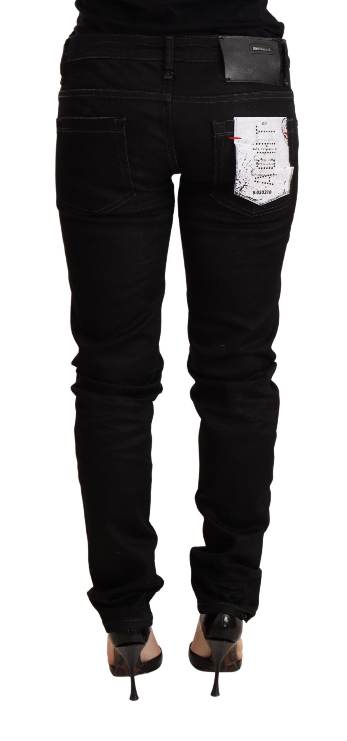 Acht Sleek Skinny Jeans in schwarzer Waschung