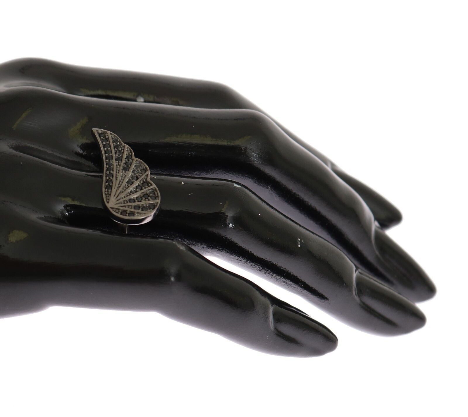 Nialaya Ring mit schwarzem Rhodium-Silber und Kristallen