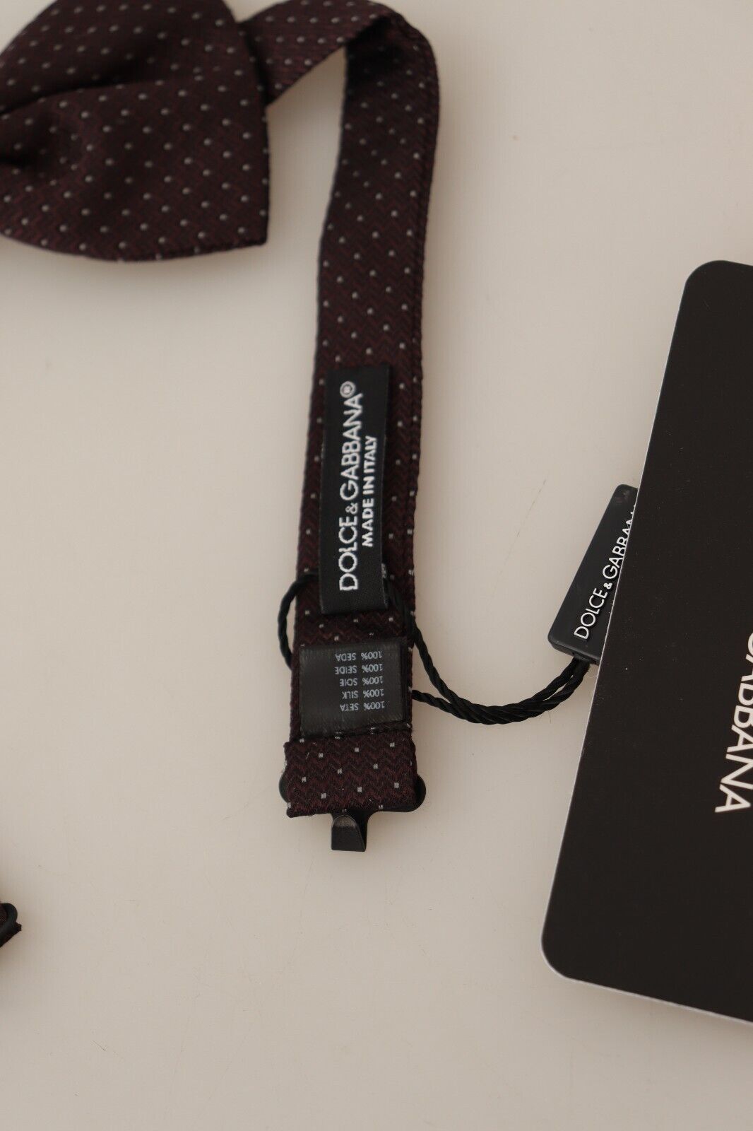 Dolce &amp; Gabbana Elegante braune Seidenfliege mit Punktmuster