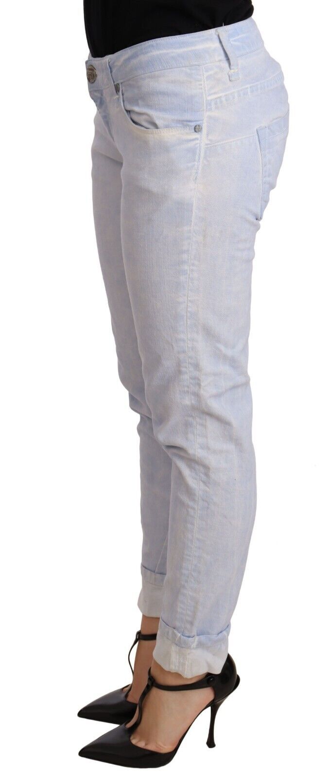 Acht Hellblaue Push-Up-Jeans aus Baumwolle