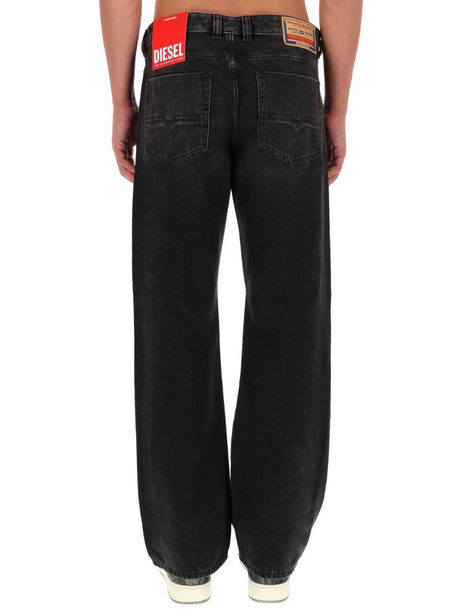 Diesel "1980 D-EEPER" JEANS