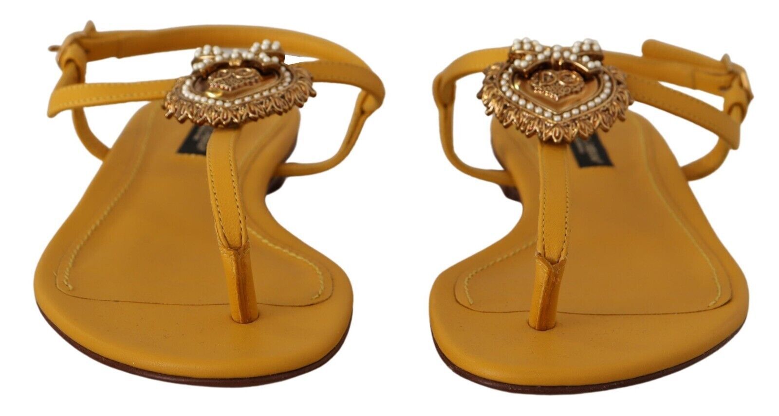 Sandales plates Dolce &amp; Gabbana moutarde à brides en T et ornements en forme de cœur