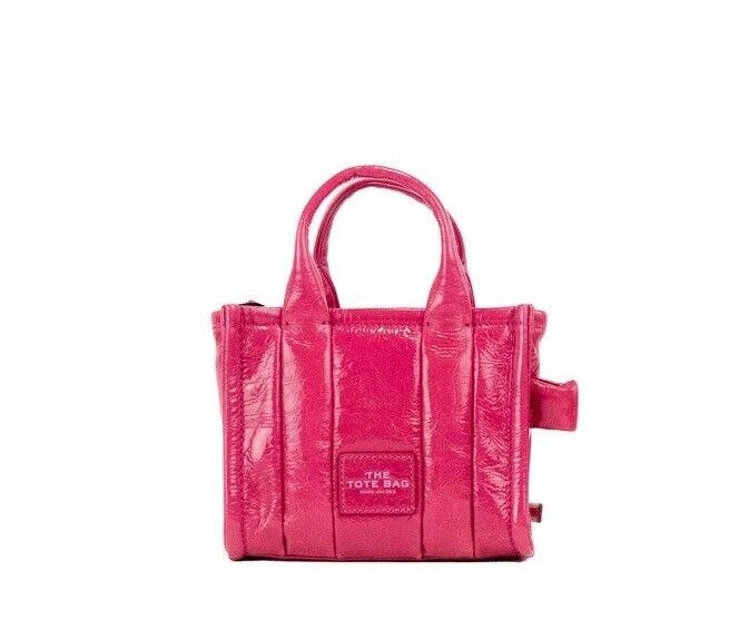 Sac à main Marc Jacobs The Shiny Crinkle Micro Tote en cuir magenta à bandoulière