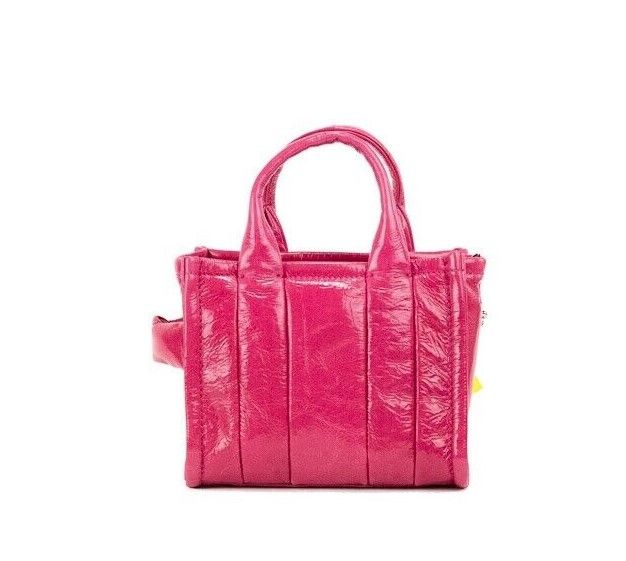 Sac à main Marc Jacobs The Shiny Crinkle Micro Tote en cuir magenta à bandoulière