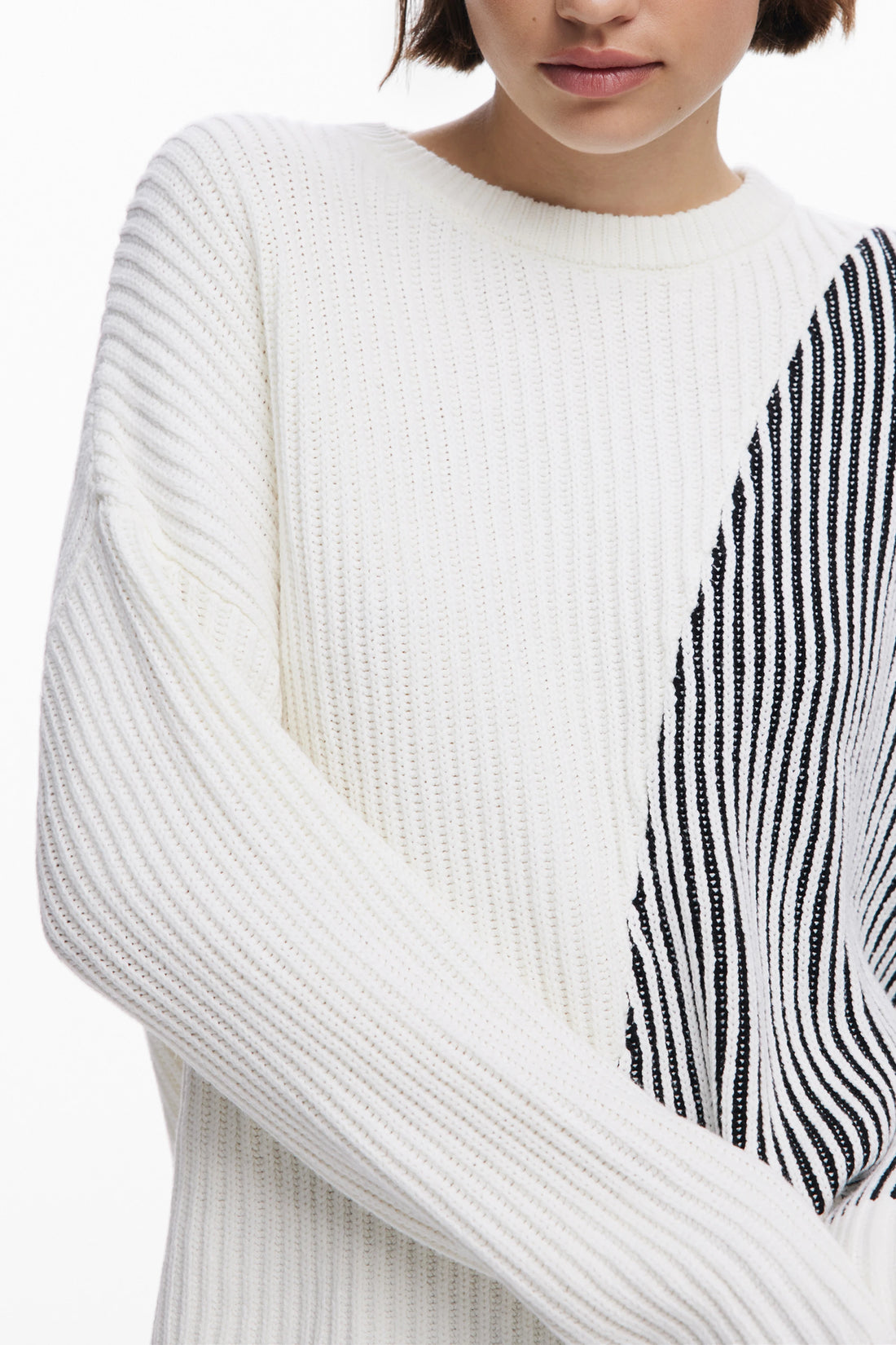 DESIGUAL WOMEN&#39;S WHITE SWEATER