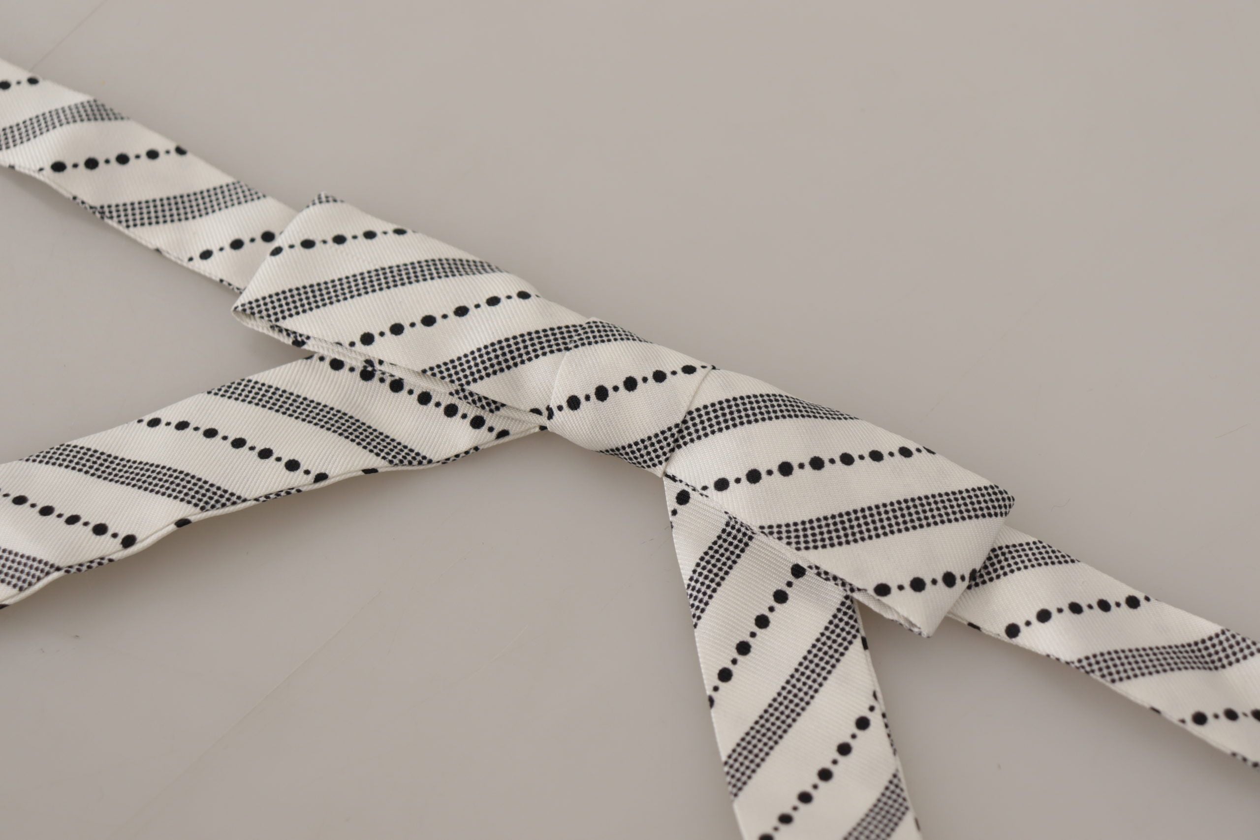 Dolce &amp; Gabbana Chic Polka Dot Seidenfliege