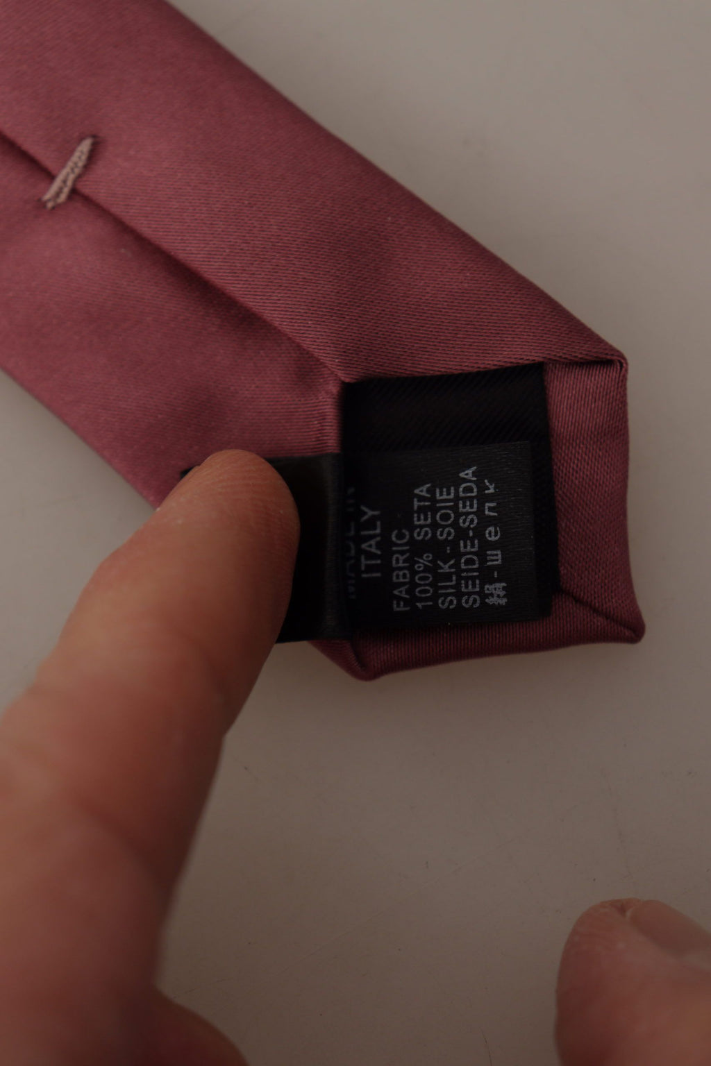 Dolce &amp; Gabbana Elegante rosa Seidenfliege