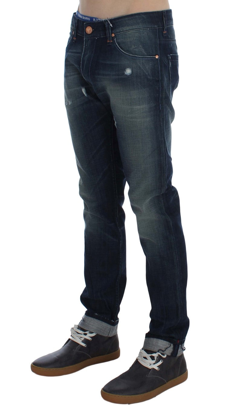 Acht Sleek Slim Fit Jeans aus italienischem Denim