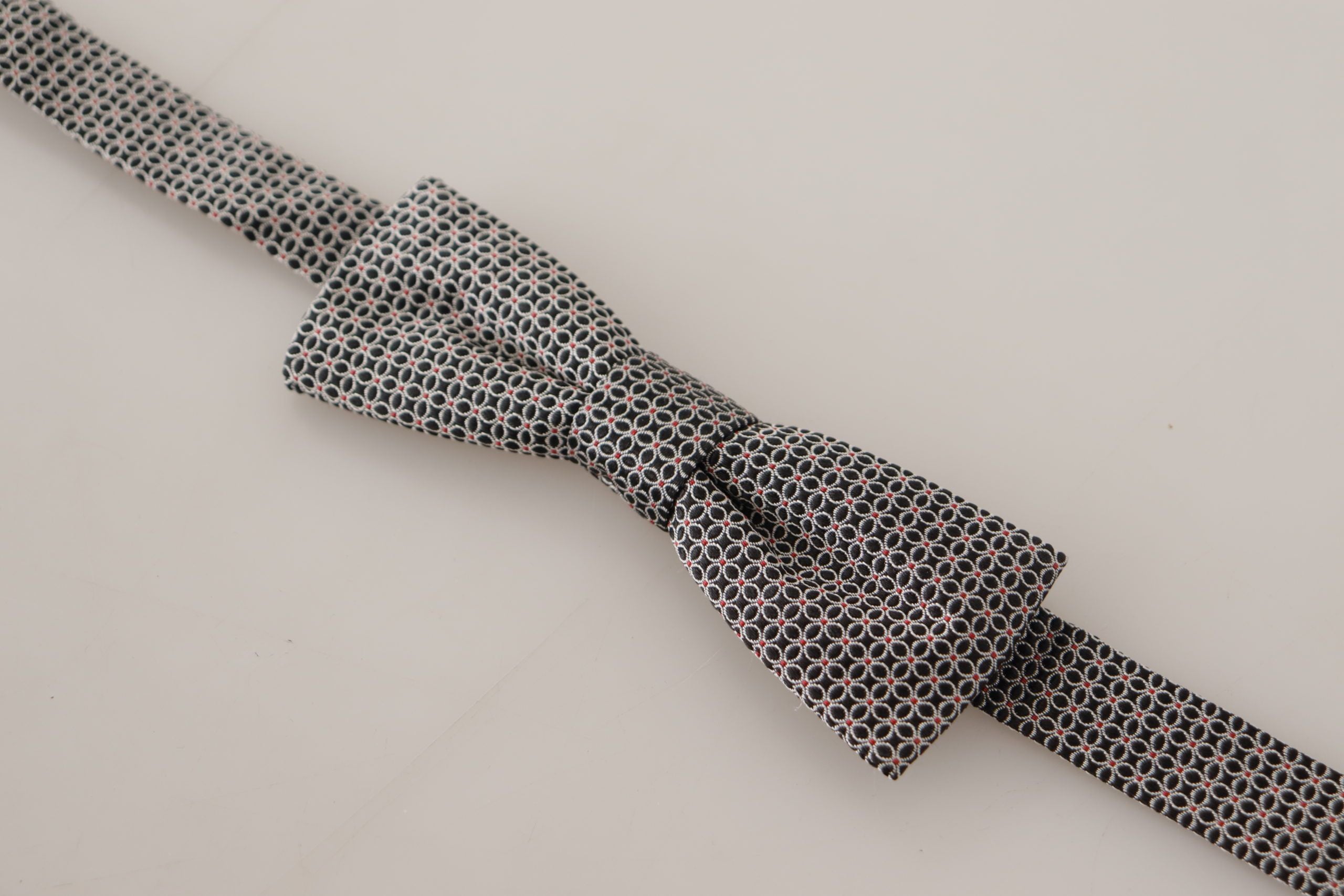 Dolce &amp; Gabbana Elegante schwarze Seidenfliege