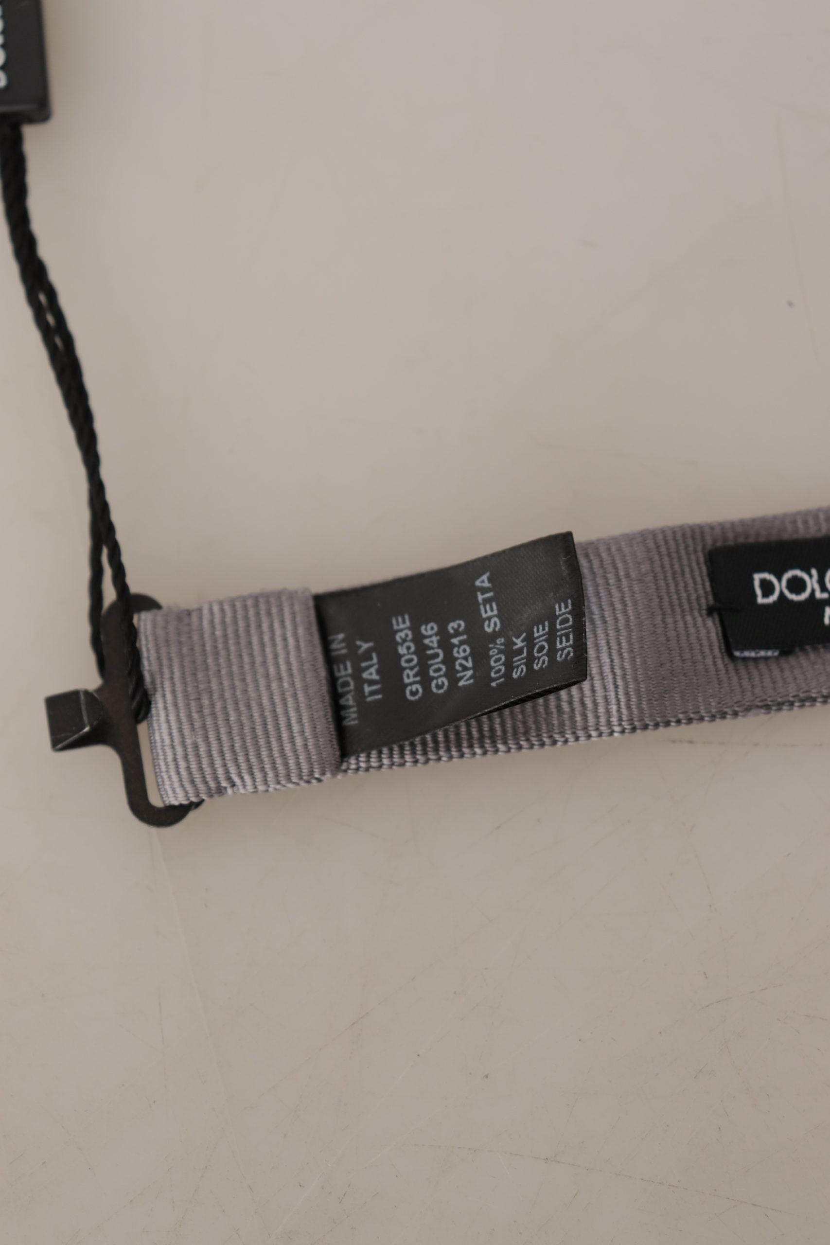 Dolce &amp; Gabbana Elegante graue Seidenfliege