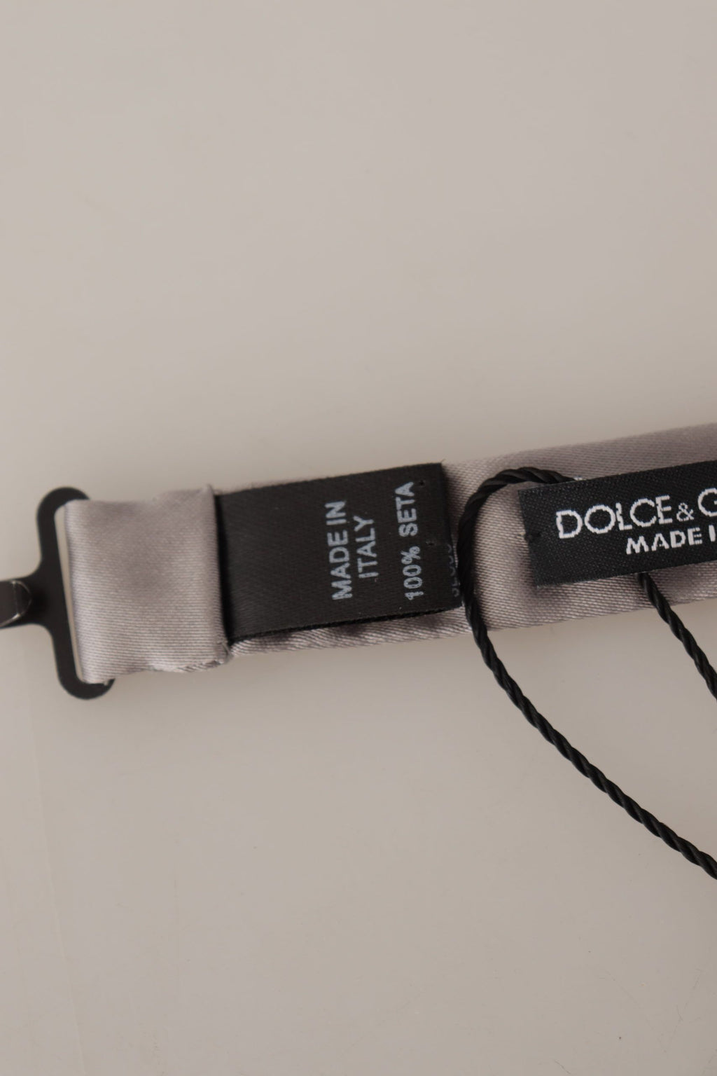 Dolce &amp; Gabbana – Elegante silberne Seidenfliege für den anspruchsvollen Abend
