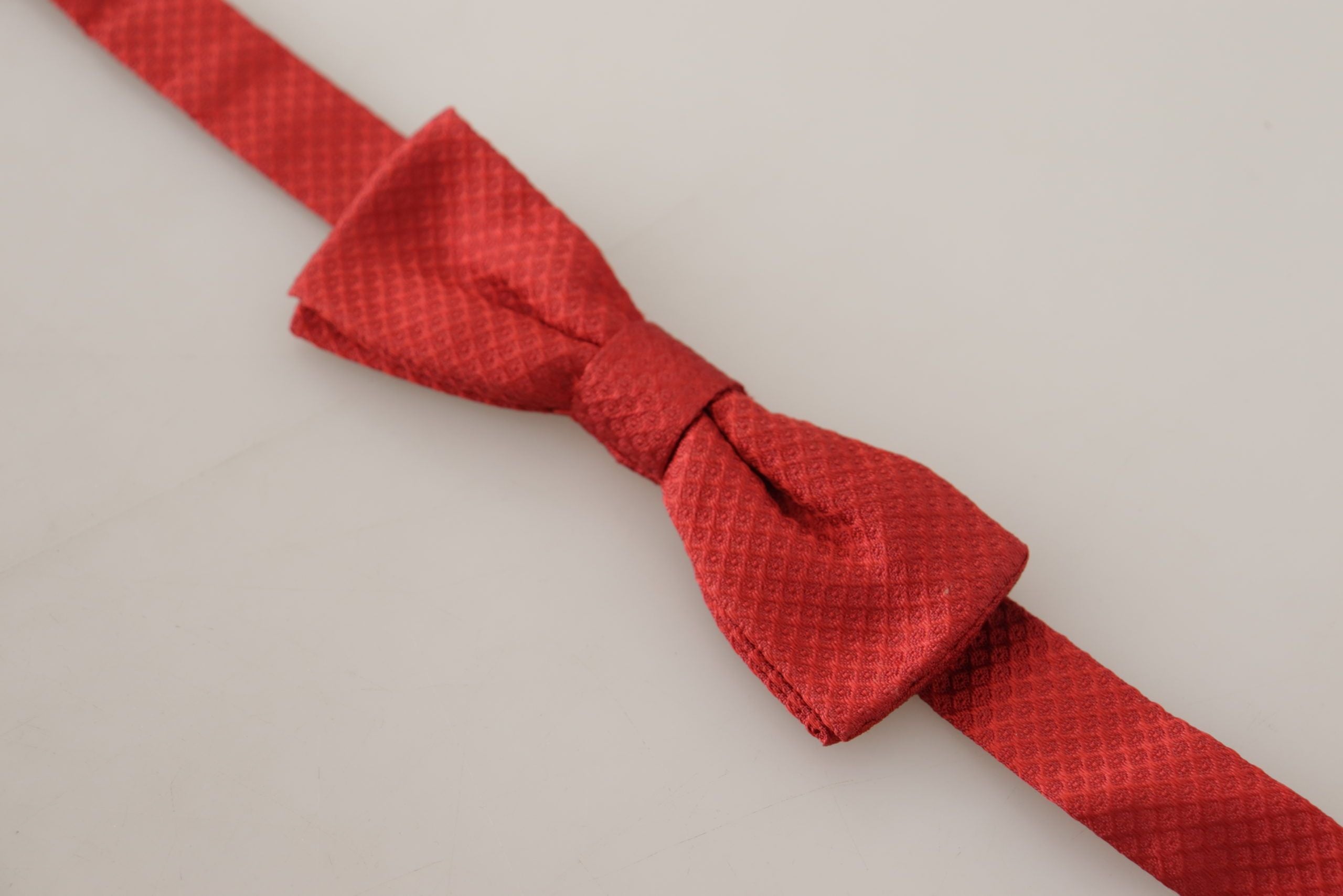 Dolce &amp; Gabbana Elegante rote Seidenfliege