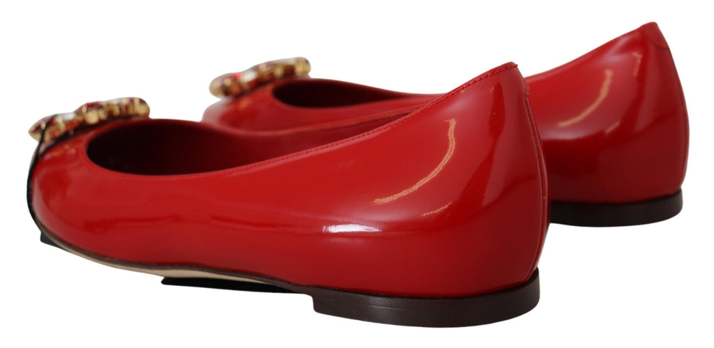 Mocassins Dolce &amp; Gabbana en daim rouge et cristaux : une élégance exquise