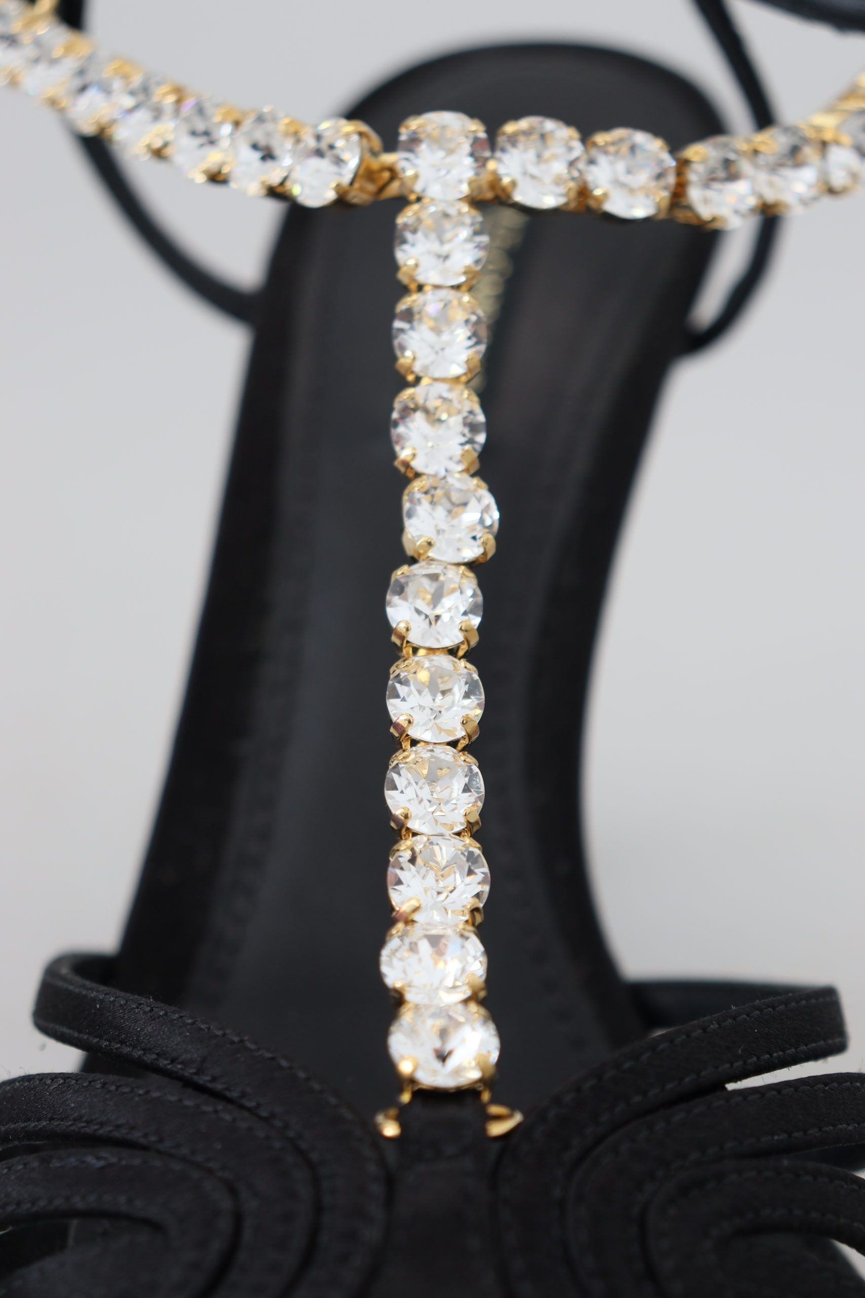 Dolce &amp; Gabbana - Escarpins élégants à brides en T en soie mélangée et cristaux