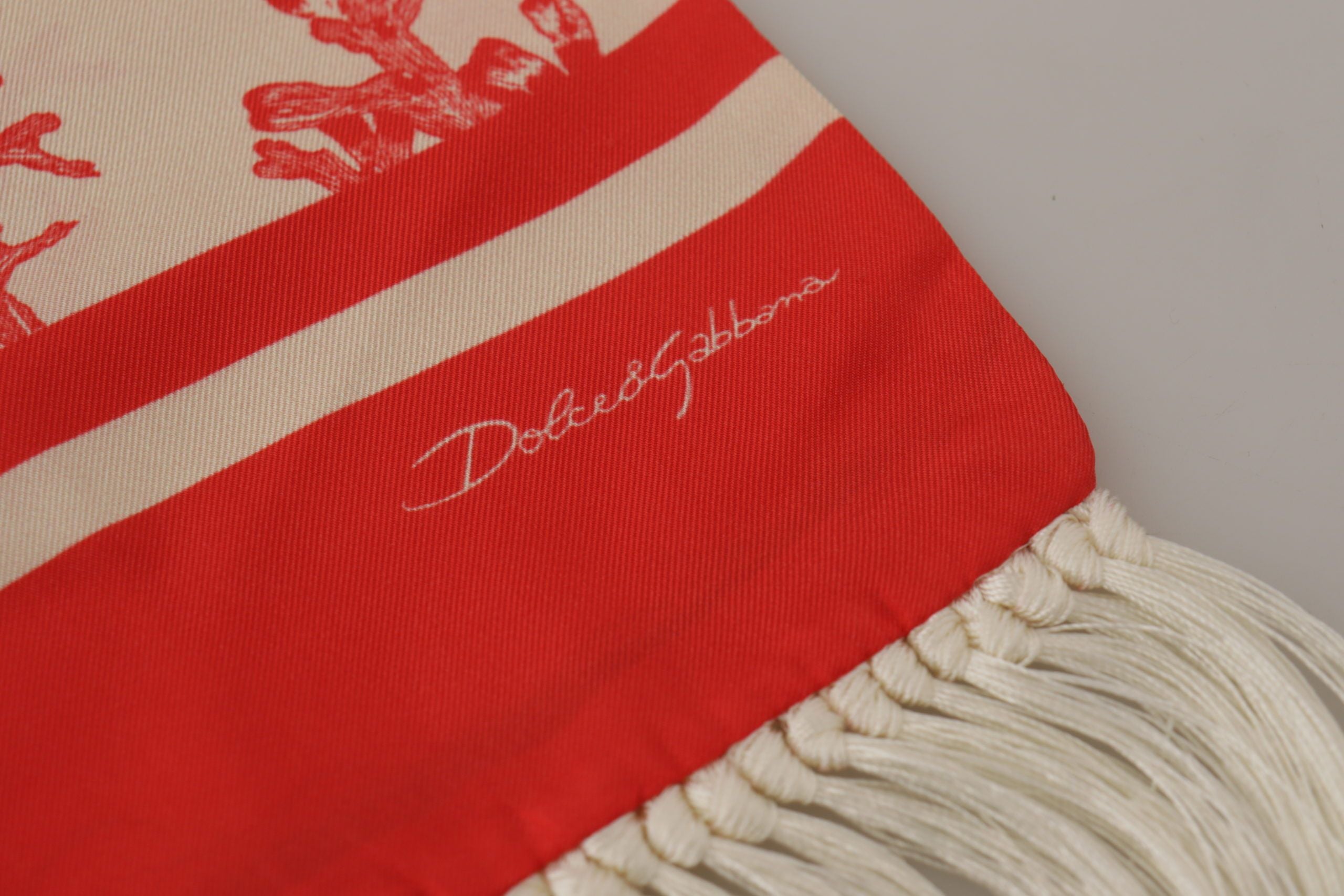 Dolce &amp; Gabbana Eleganter Seidenschal für Herren – Roter Korallendruck