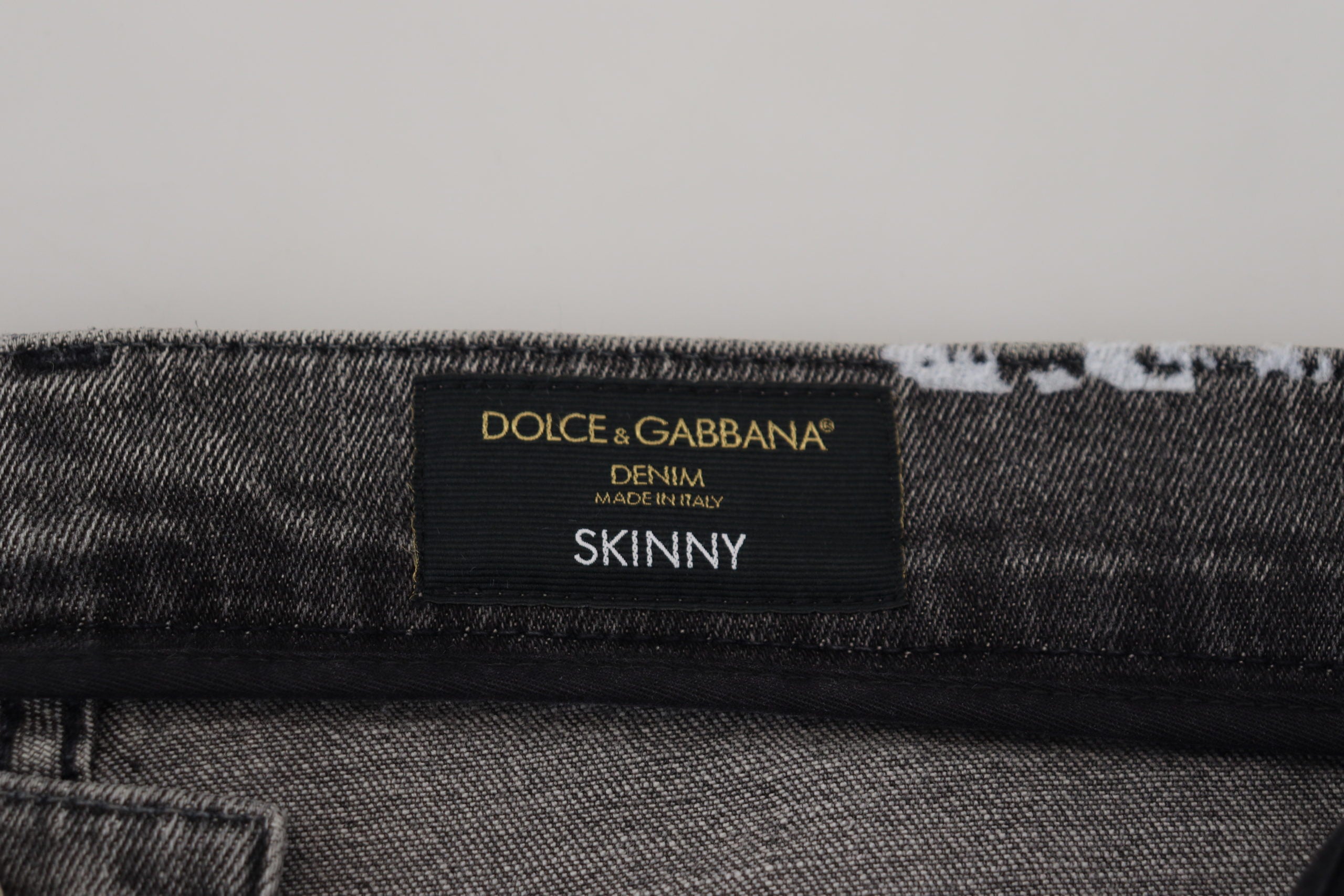 Dolce &amp; Gabbana : une extravagance en denim tie-dye multicolore