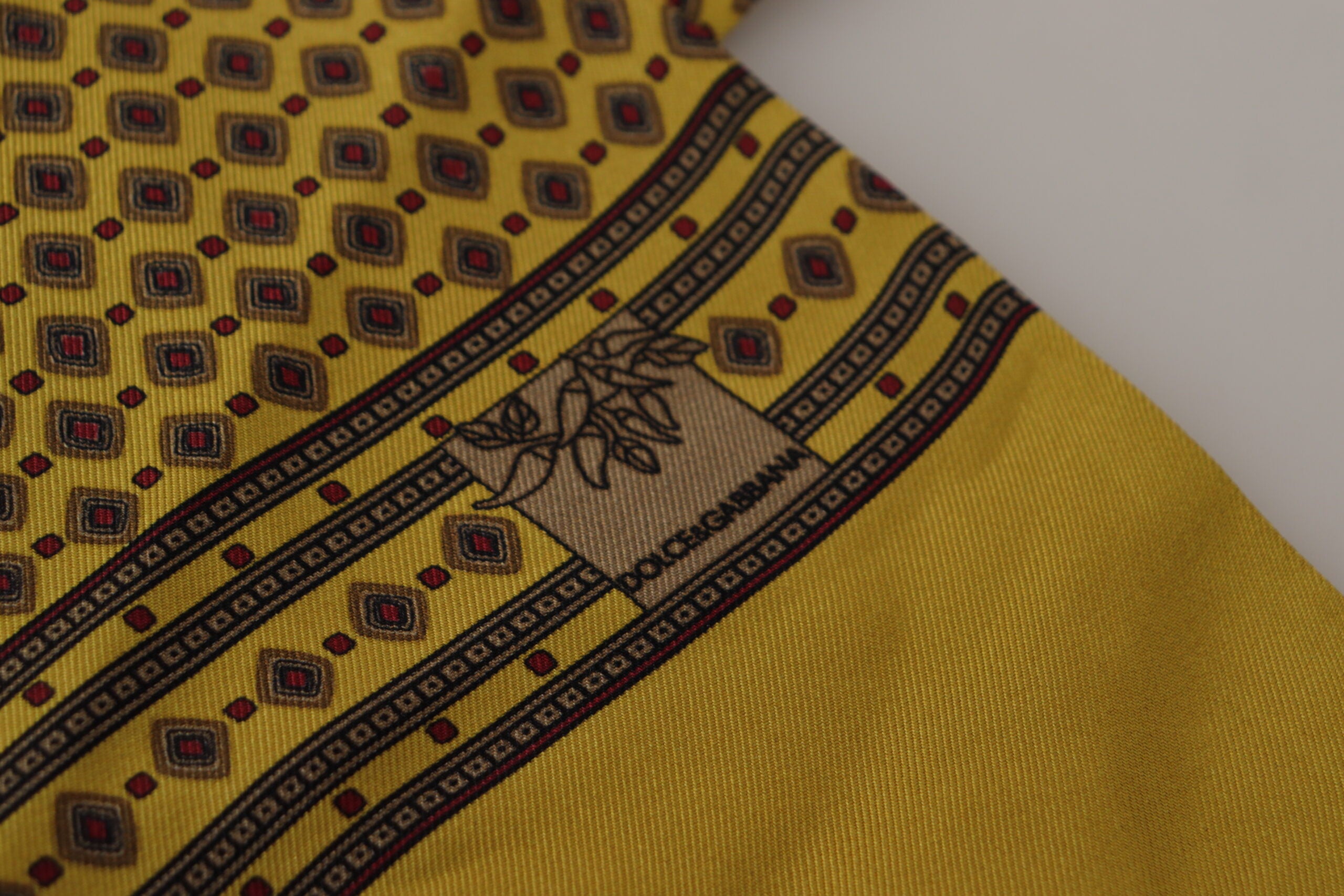 Foulard élégant en soie jaune Dolce &amp; Gabbana pour homme
