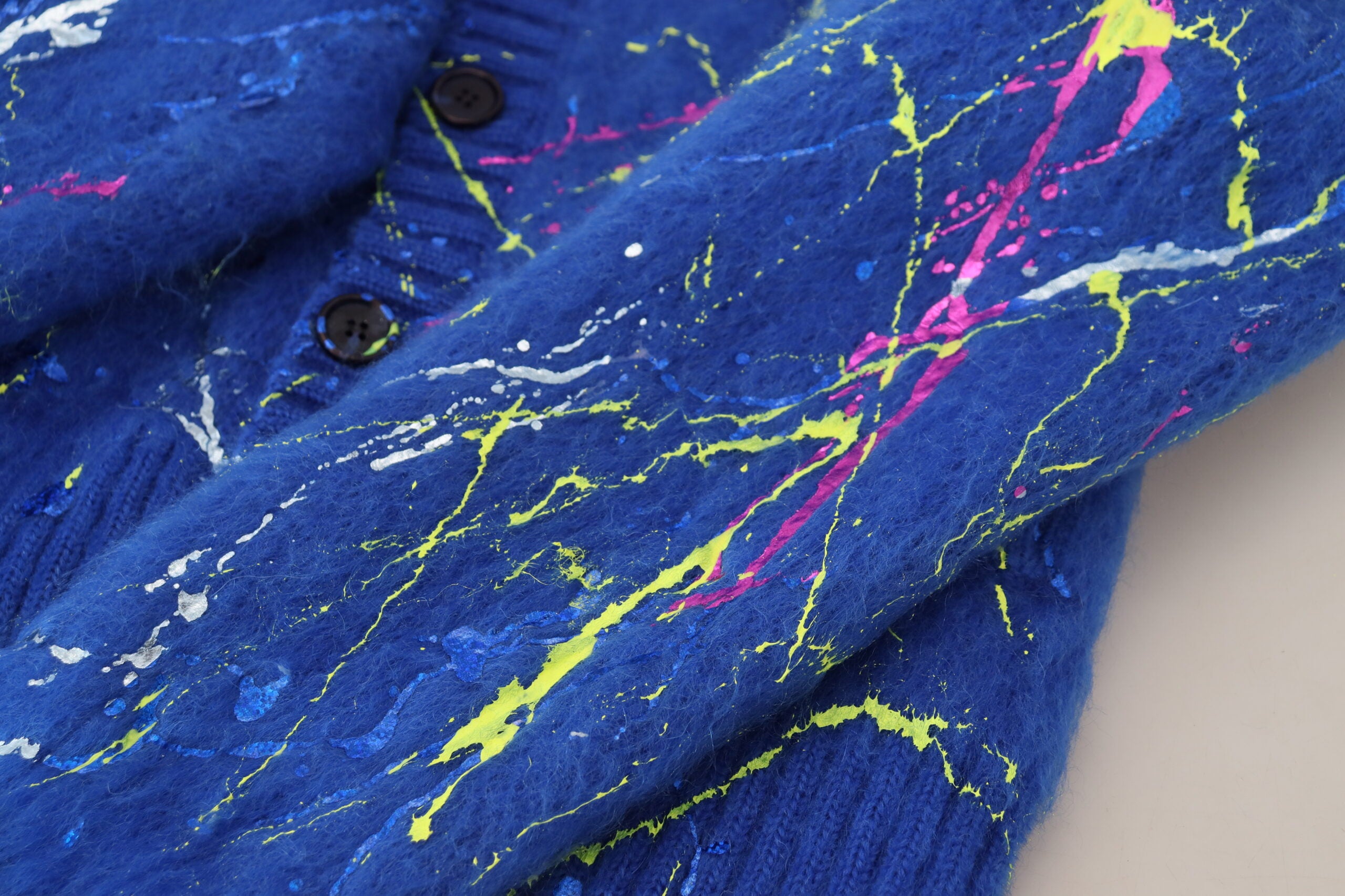 Dolce &amp; Gabbana Eleganter mehrfarbiger Mohair-Cardigan mit Spritzern