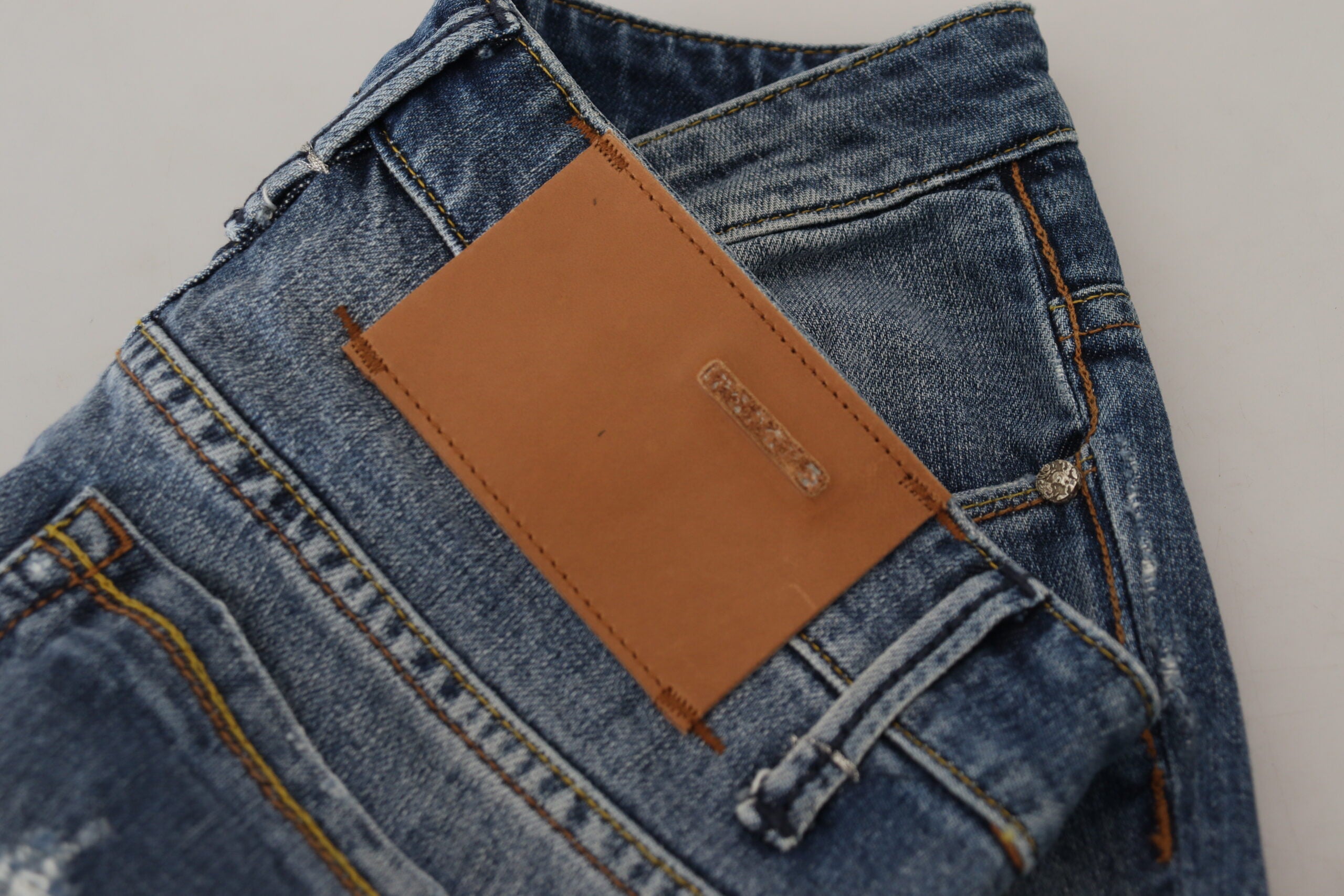 Acht Sleek Skinny Jeans mit niedriger Taille