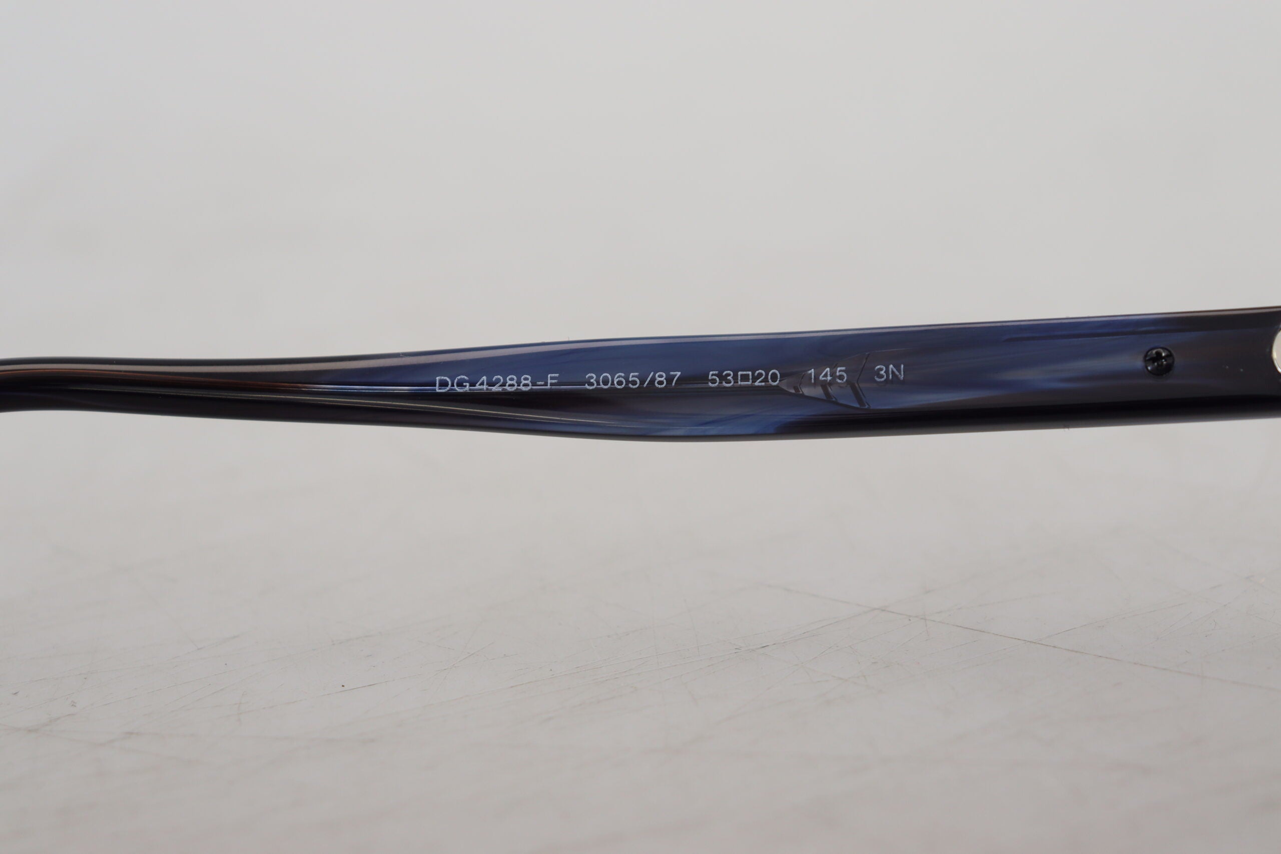 Dolce &amp; Gabbana – Elegante Sonnenbrille aus blauem Acetat