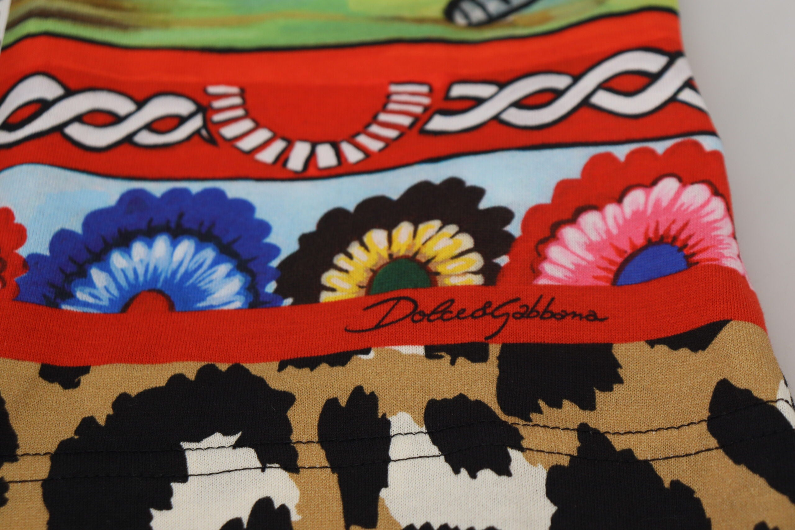 Dolce &amp; Gabbana Elegantes, mehrfarbiges Freizeit-T-Shirt aus Baumwolle
