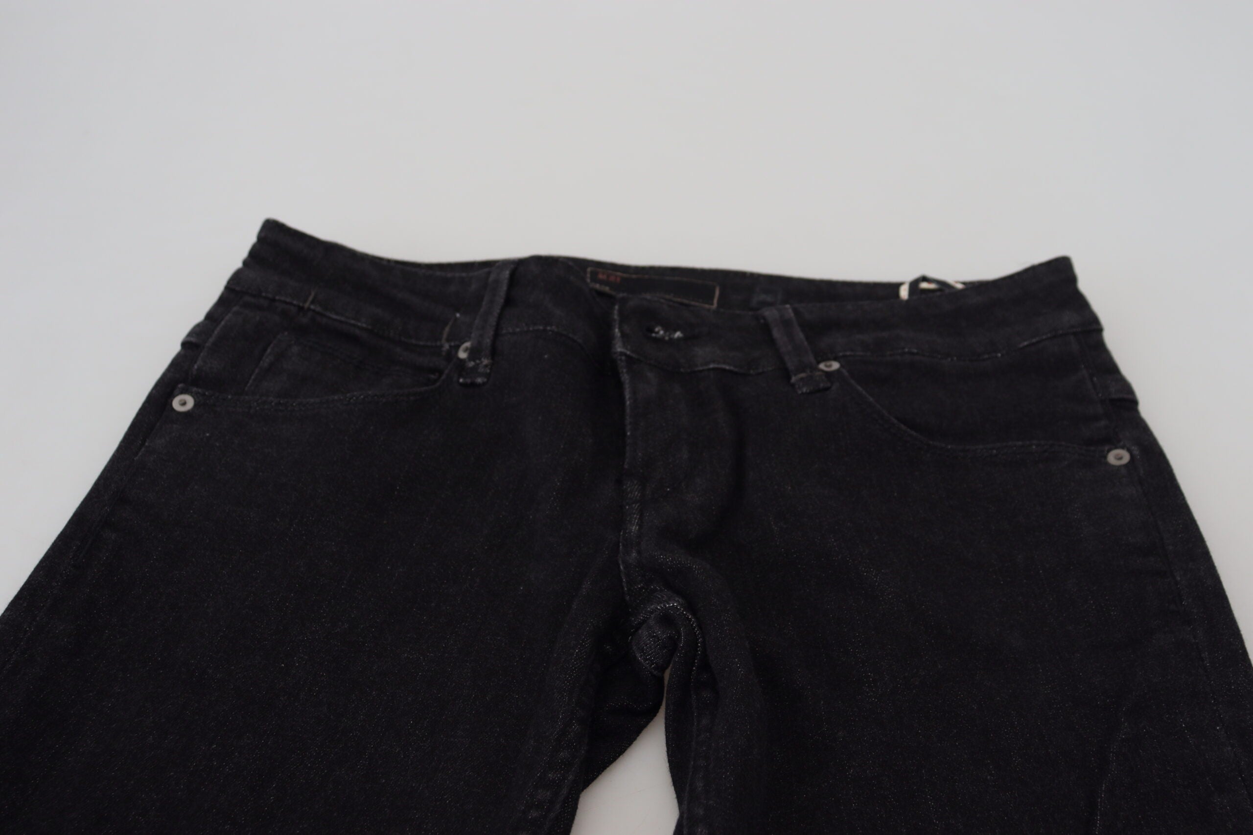 Acht Slim-Fit-Denim aus glatter Baumwolle in Schwarz