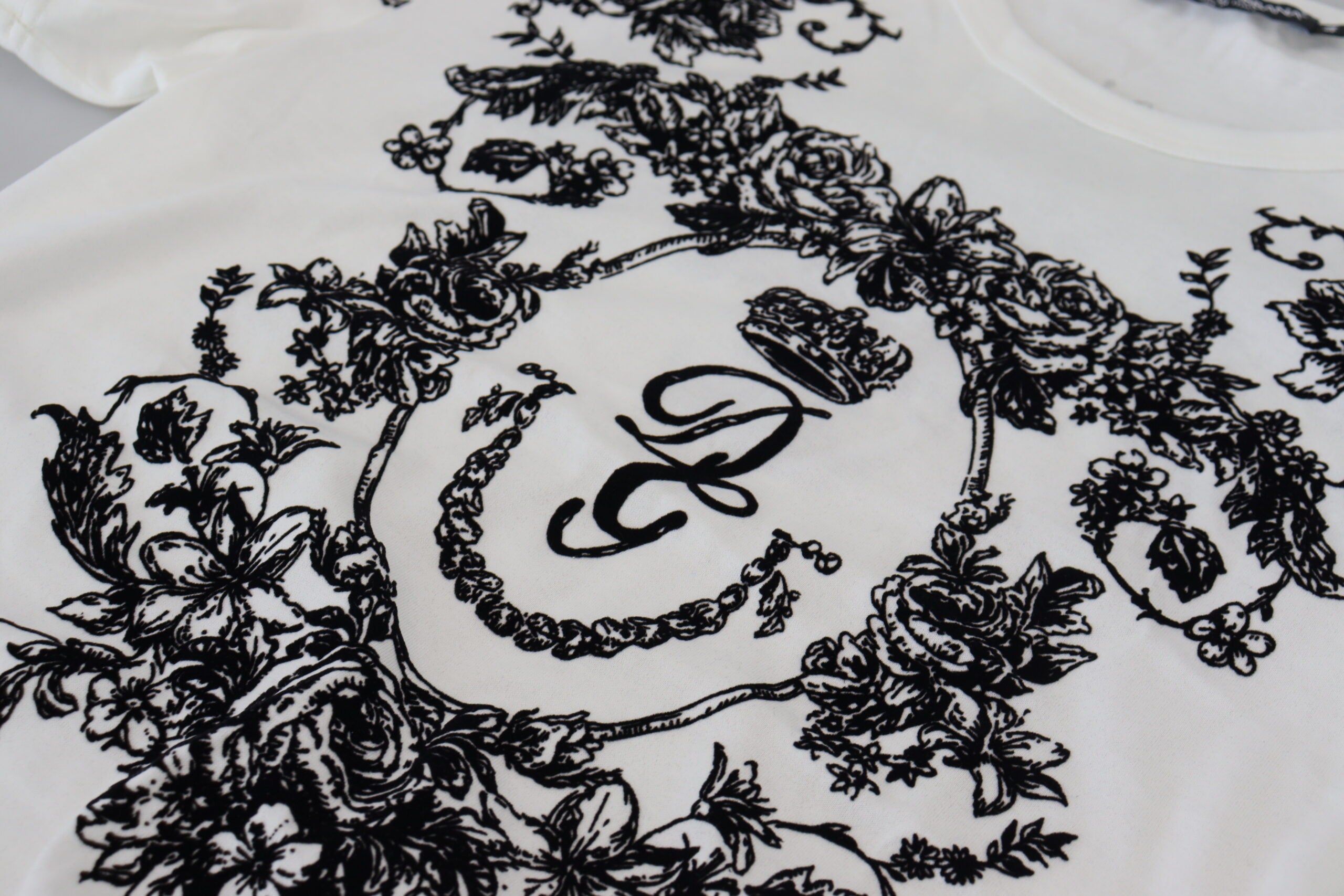 T-shirt élégant à couronne florale Dolce &amp; Gabbana