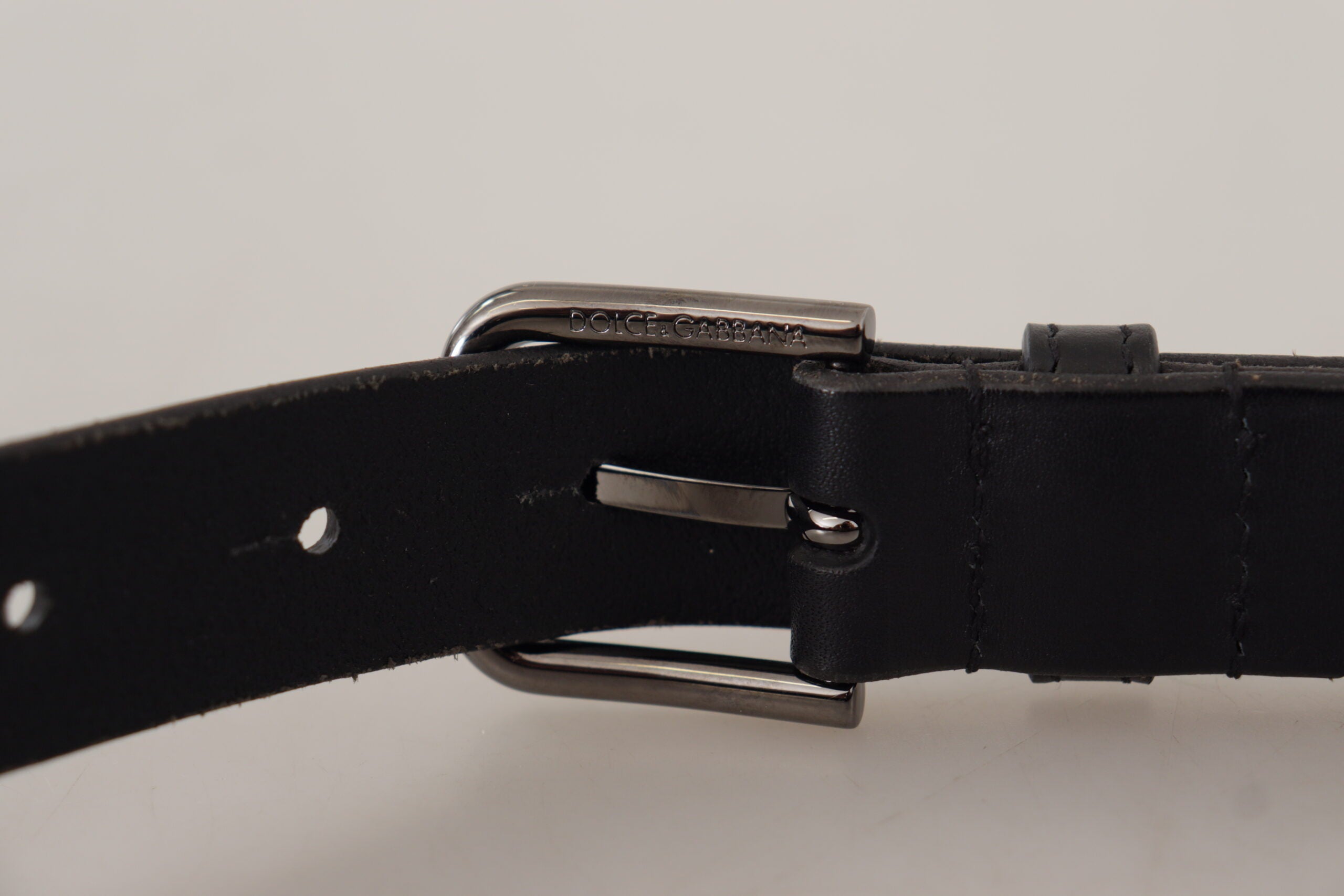 Ceinture élégante en cuir noir Dolce &amp; Gabbana avec boucle en métal