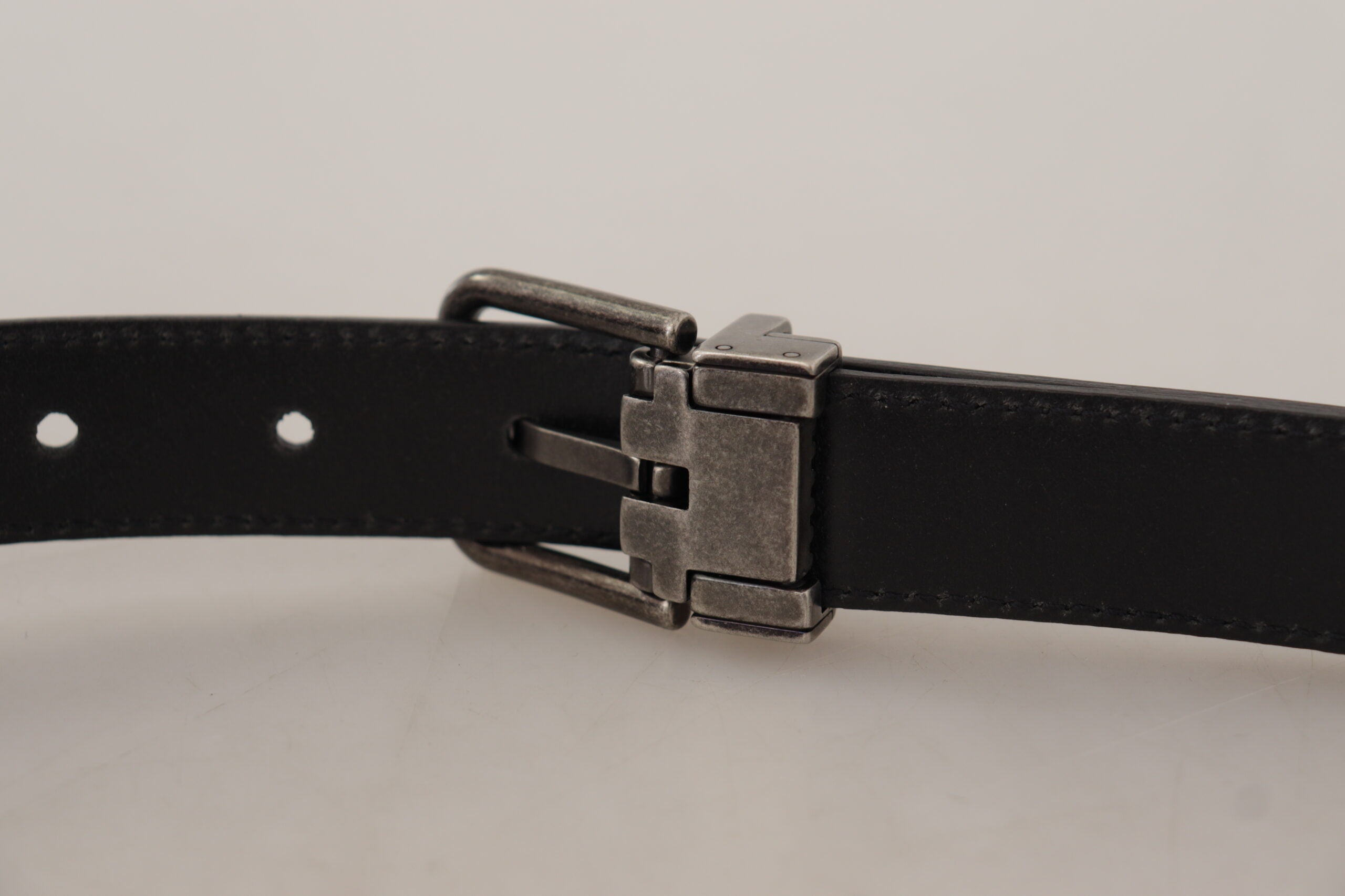 Ceinture élégante en cuir noir Dolce &amp; Gabbana avec boucle en métal