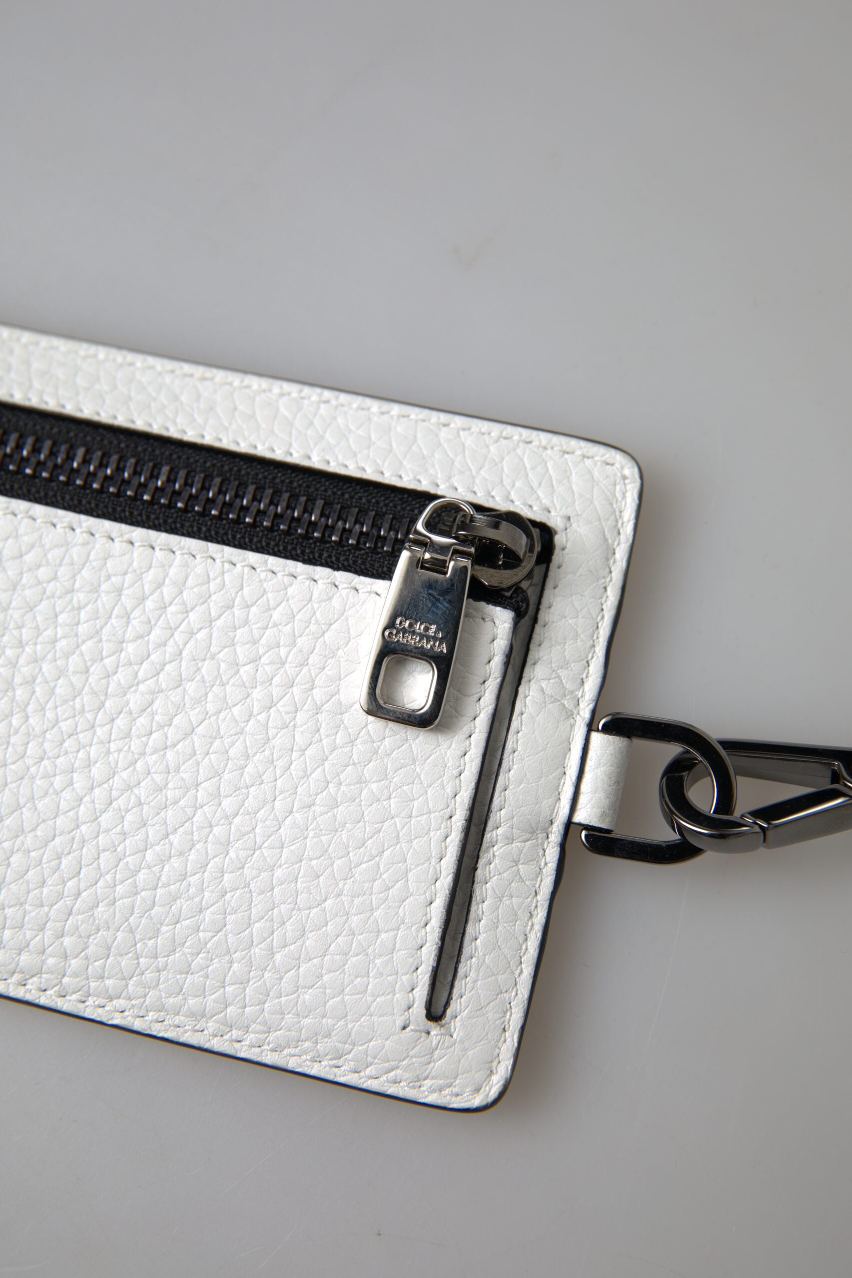 Porte-cartes élégant en cuir blanc Dolce &amp; Gabbana avec cordon