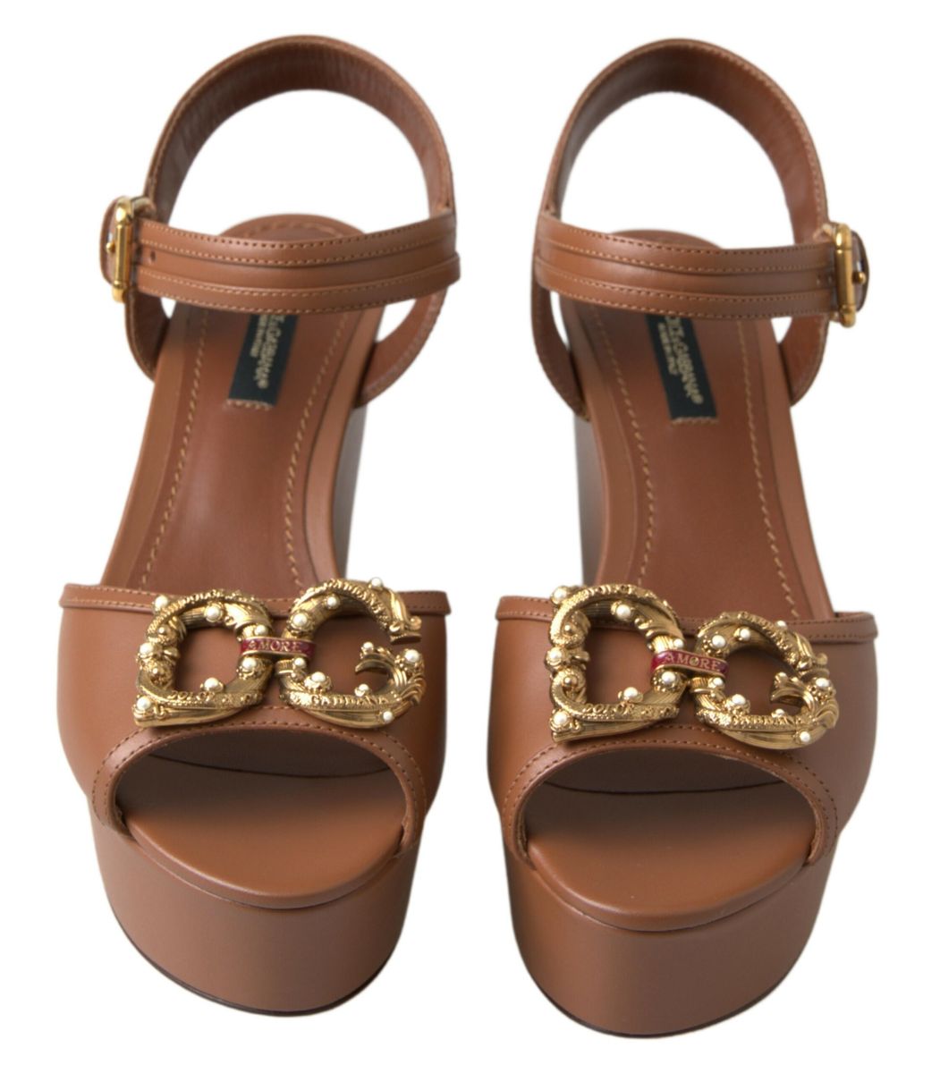 Dolce &amp; Gabbana Chic Chaussures compensées en cuir marron à bride de cheville