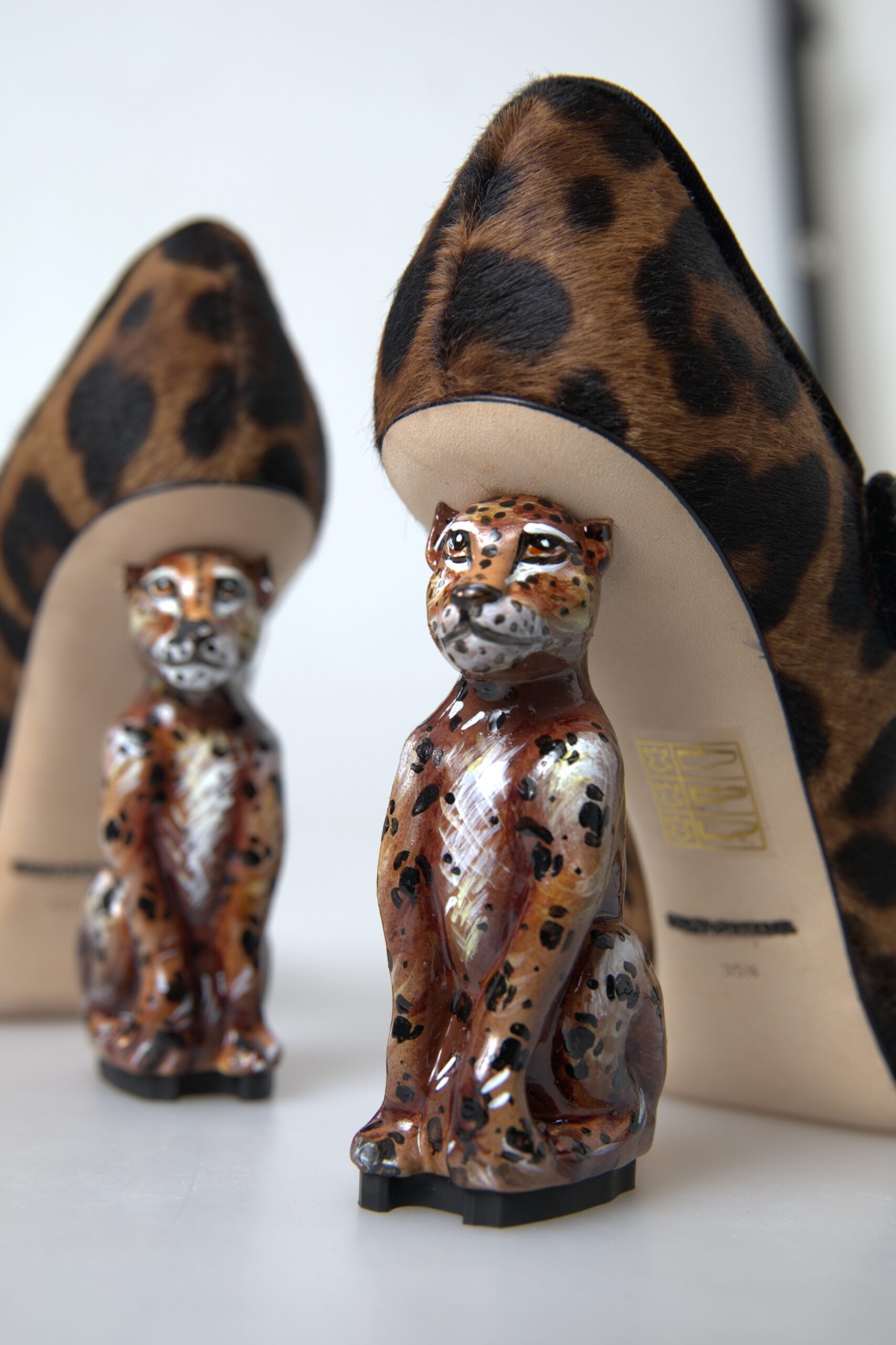 Escarpins à talons léopard élégants Dolce &amp; Gabbana pour une sophistication chic