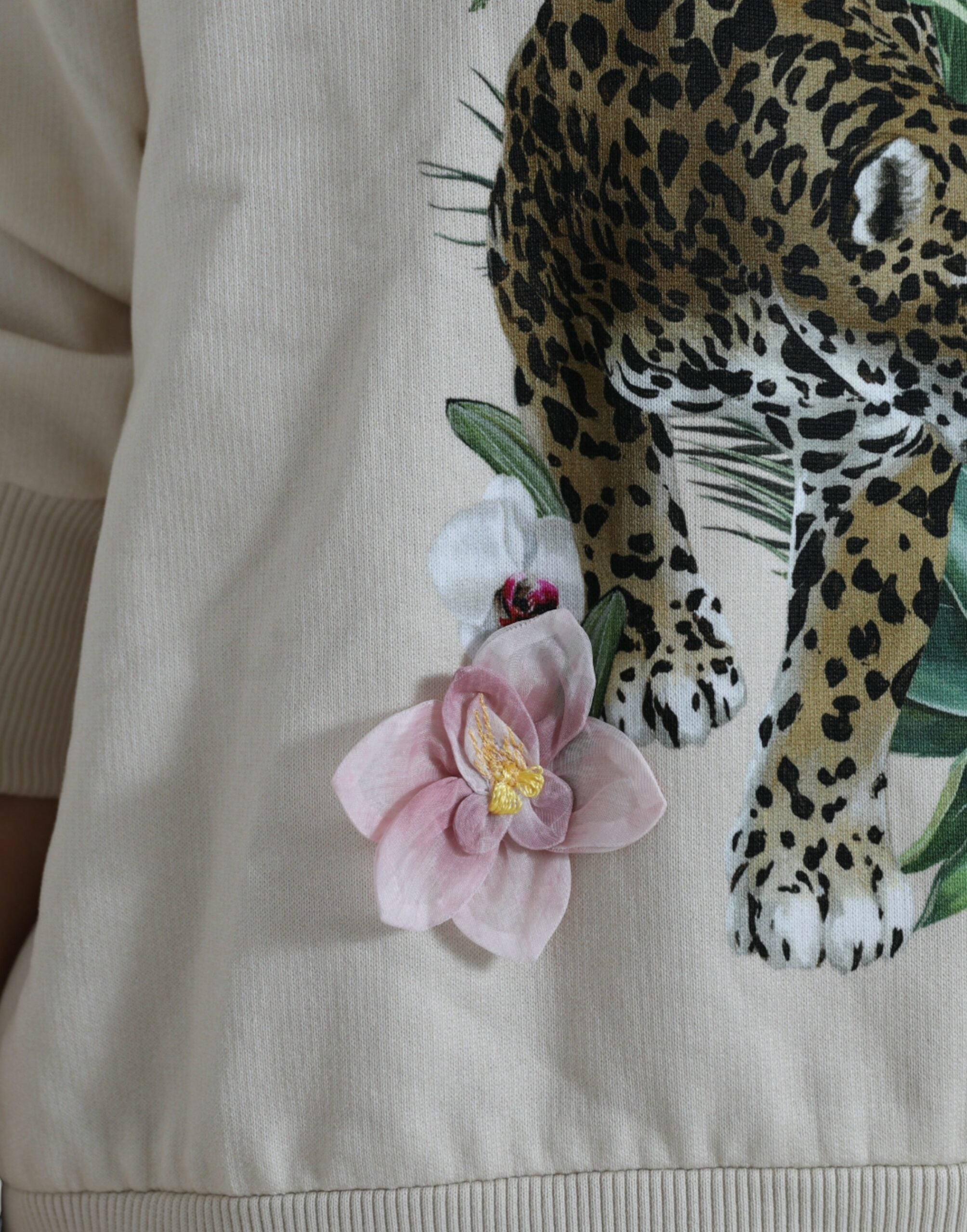 Dolce &amp; Gabbana – Eleganter Pullover mit Rundhalsausschnitt im Dschungel-Print