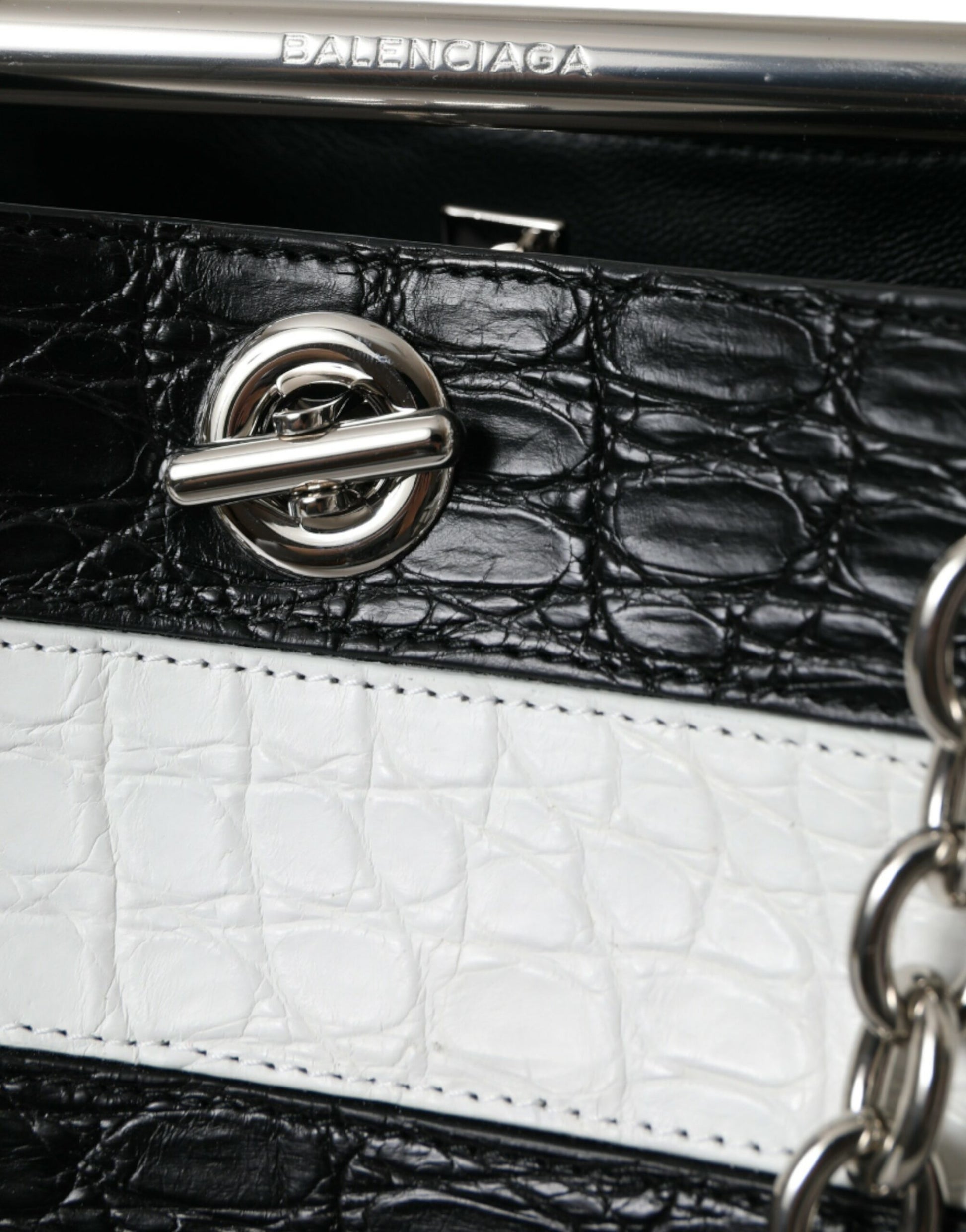 Sac seau maxi en cuir de crocodile chic Balenciaga