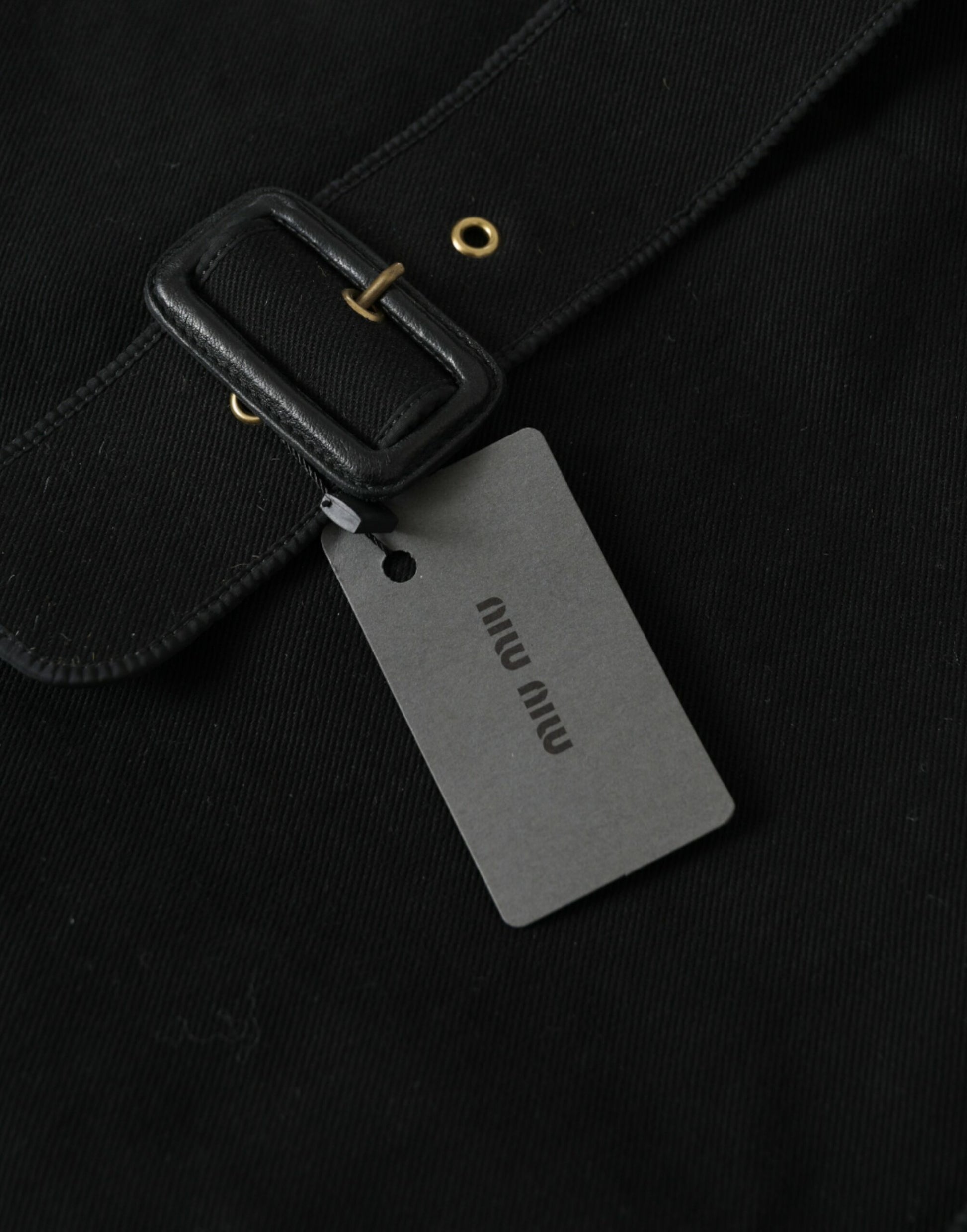 Sac cabas chic en denim noir Miu Miu pour une élégance au quotidien