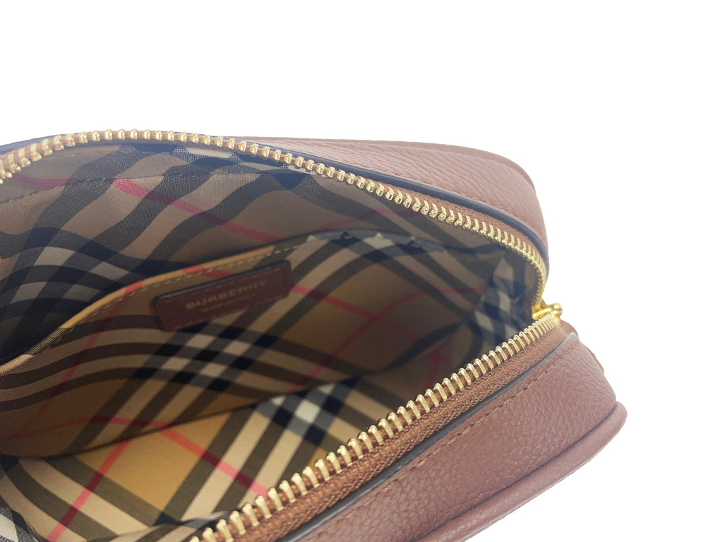 Petit sac bandoulière en cuir marron clair avec logo Burberry