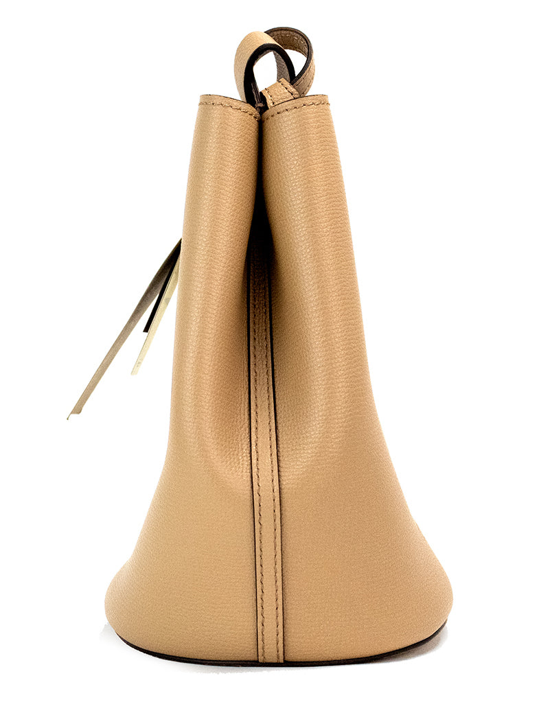 Burberry – Kleine Handtasche „Lorne“ aus genarbtem Leder mit Haymarket-Karomuster in Kamelbraun