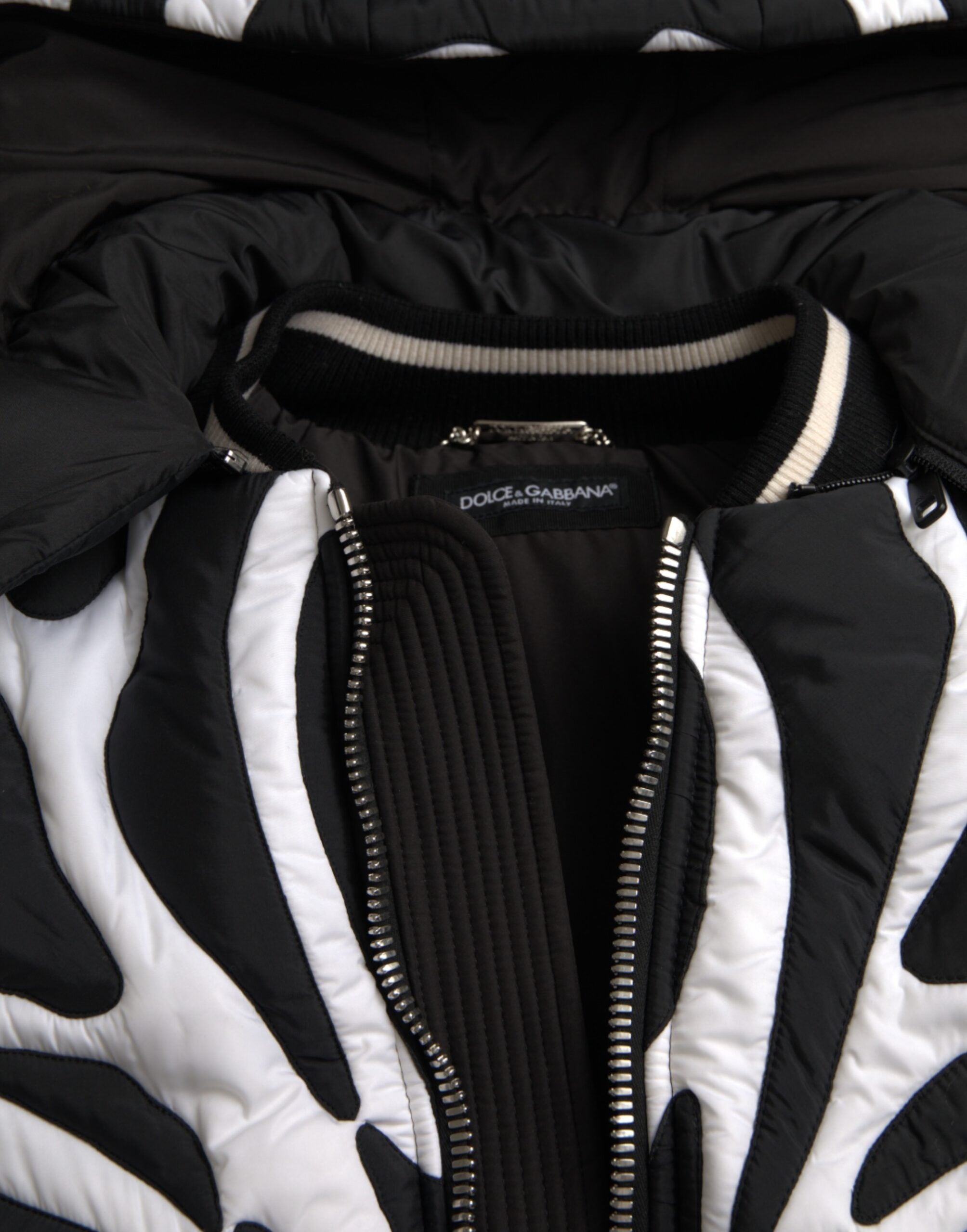 Doudoune à capuche à rayures noires et blanches Dolce &amp; Gabbana