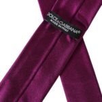 Dolce &amp; Gabbana Lilafarbene, einfarbige, verstellbare Herrenkrawatte aus Satinseide
