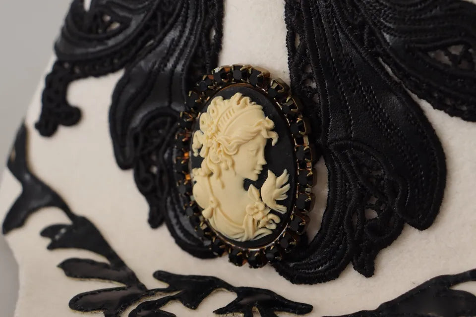Chapeau Dolce &amp; Gabbana en laine blanche et noire avec broche camée brodée