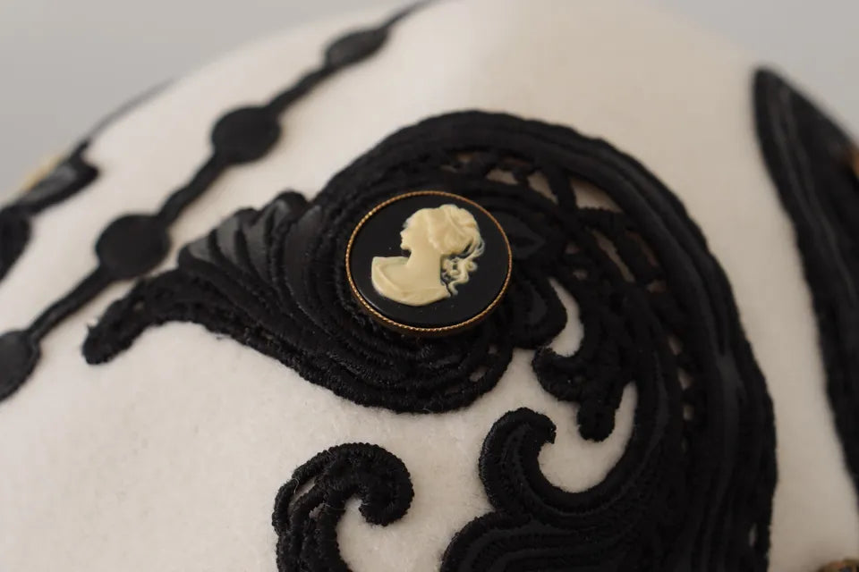 Chapeau Dolce &amp; Gabbana en laine blanche et noire avec broche camée brodée