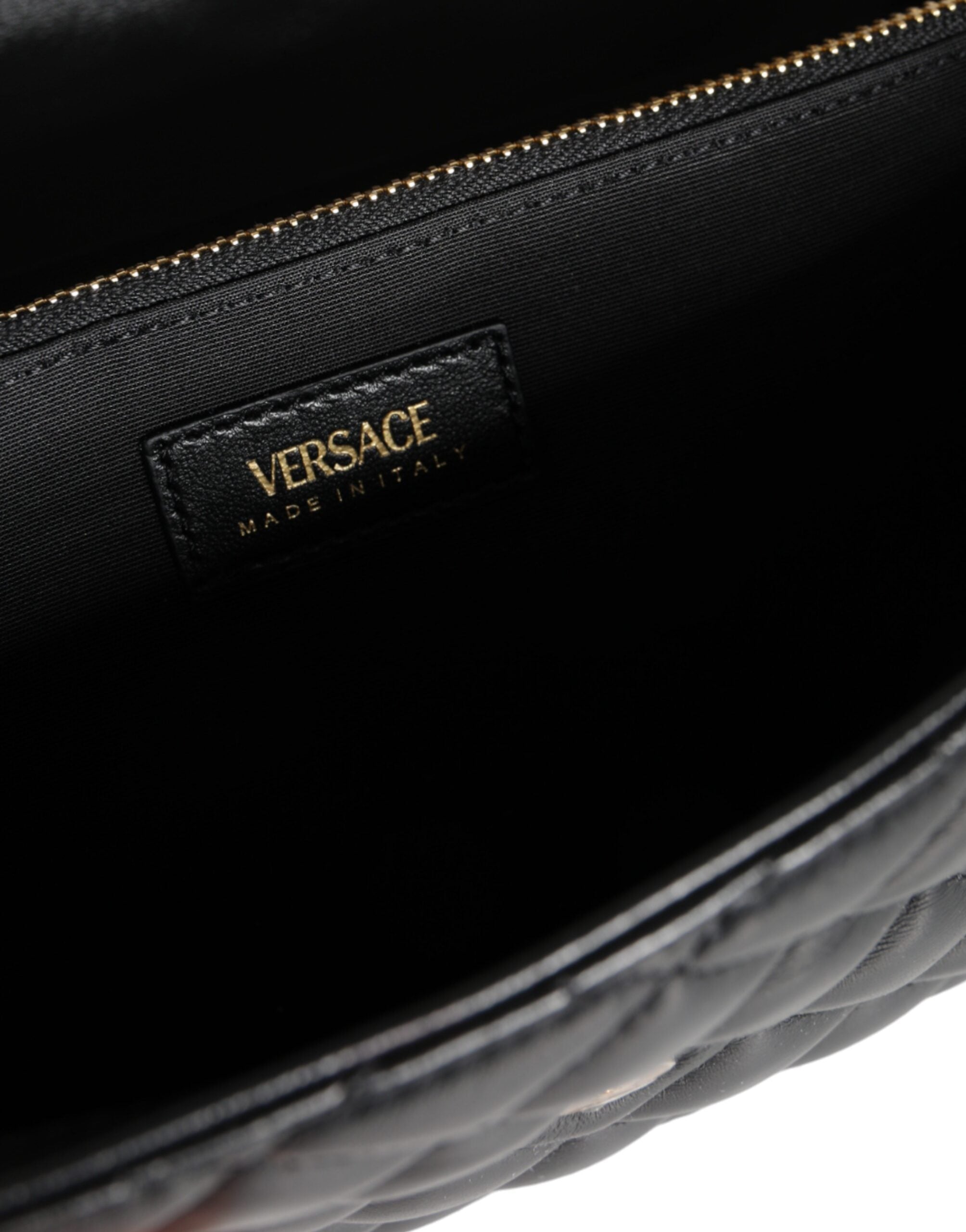 Versace – Schwarze Umhängetasche aus gestepptem Nappaleder