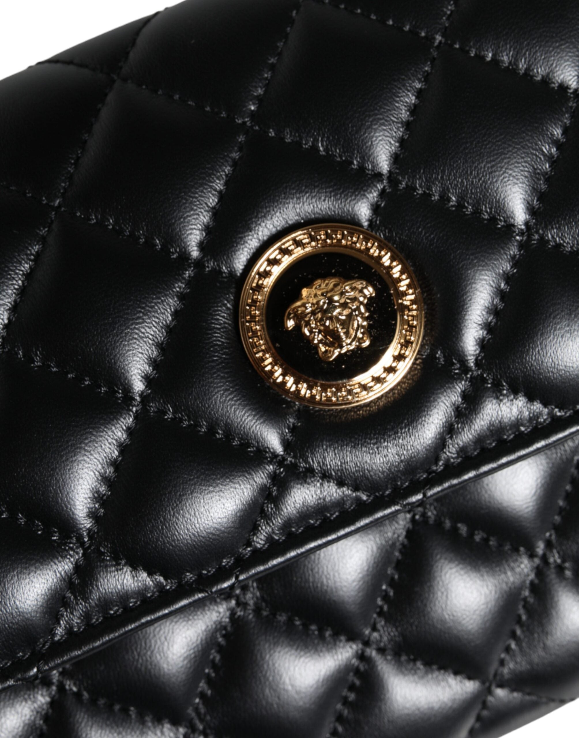 Versace – Schwarze Umhängetasche aus gestepptem Nappaleder