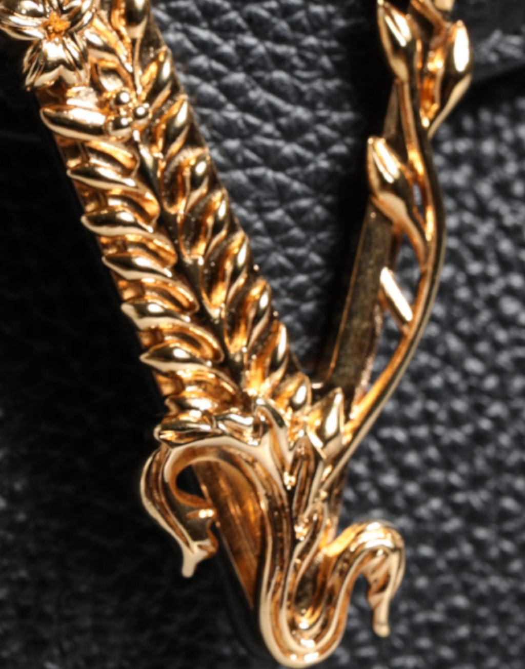 Sac bandoulière Versace en cuir de veau grainé noir avec logo